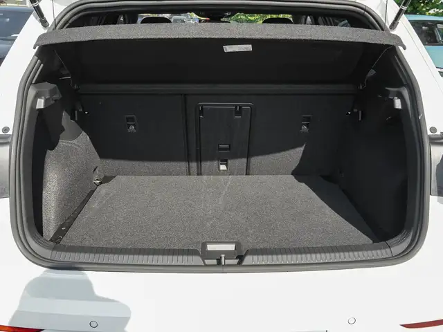 Volkswagen Golf view 19