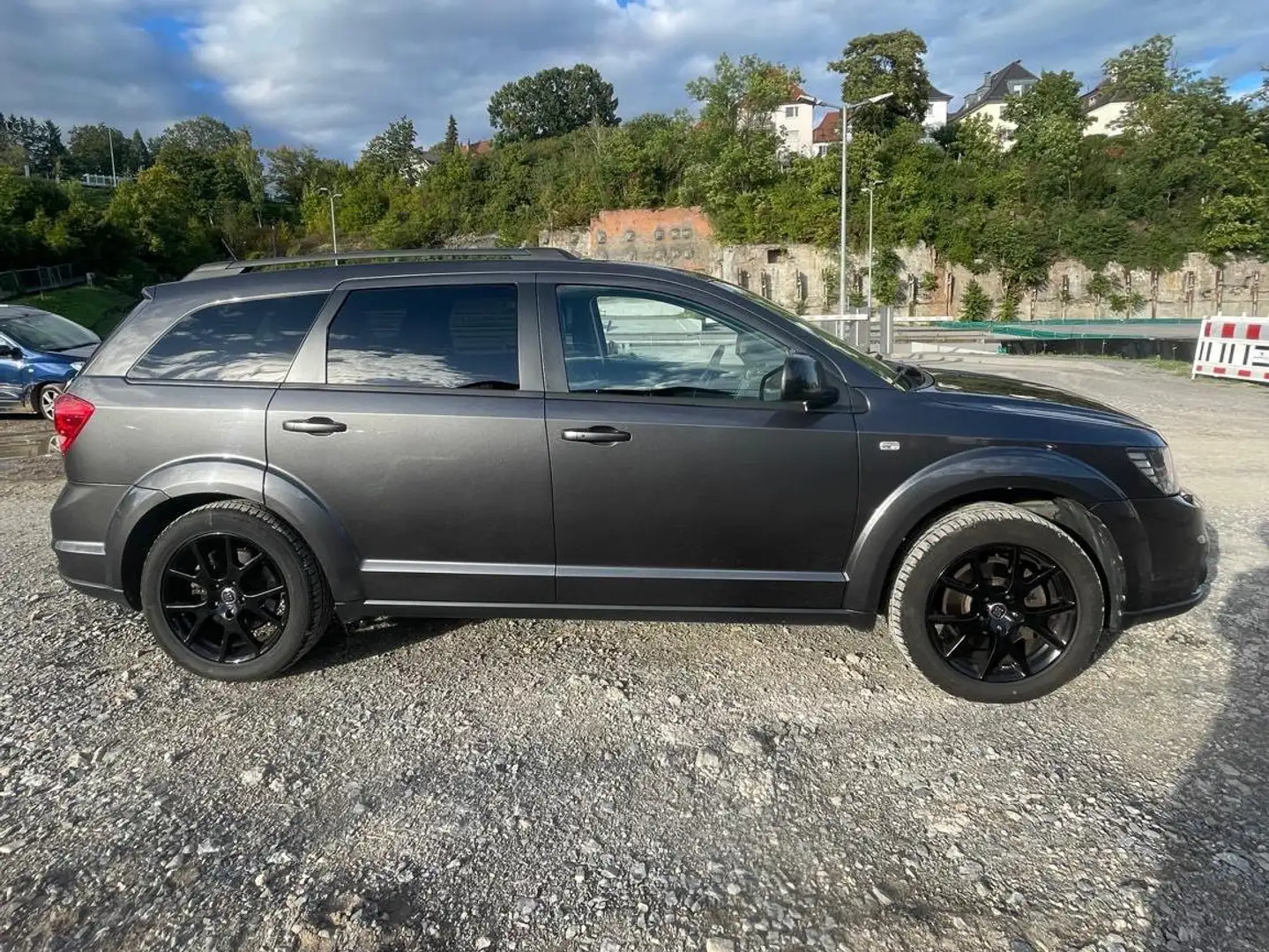 Fiat Freemont Black Code AWD Grau - 2