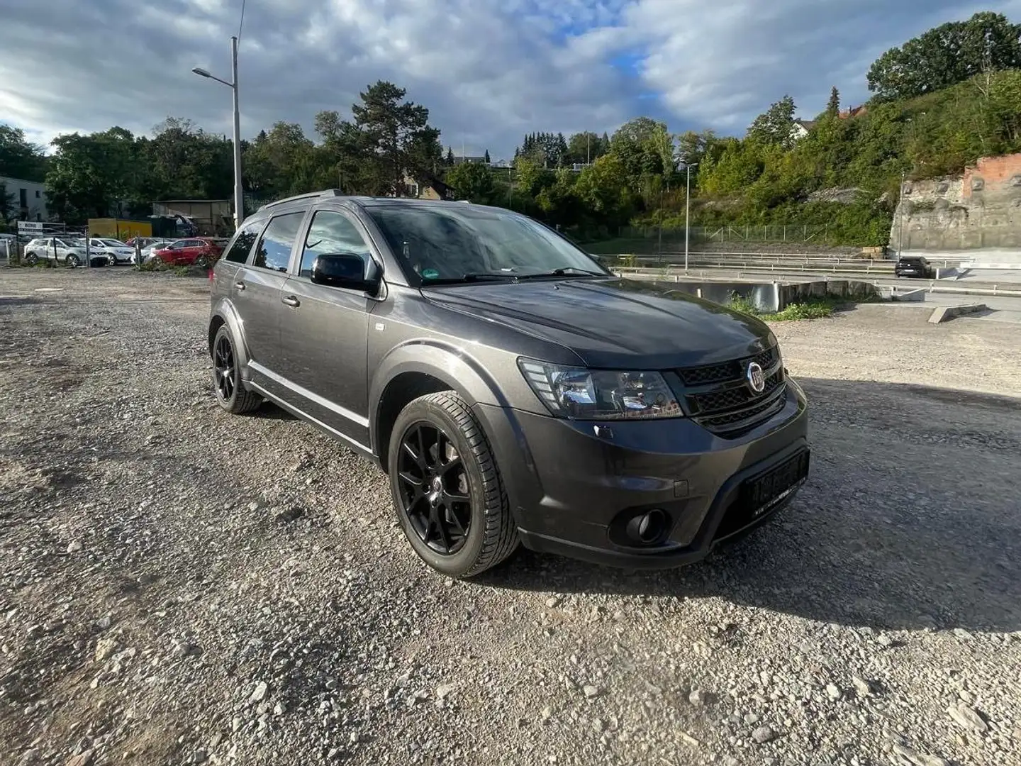 Fiat Freemont Black Code AWD Grau - 1