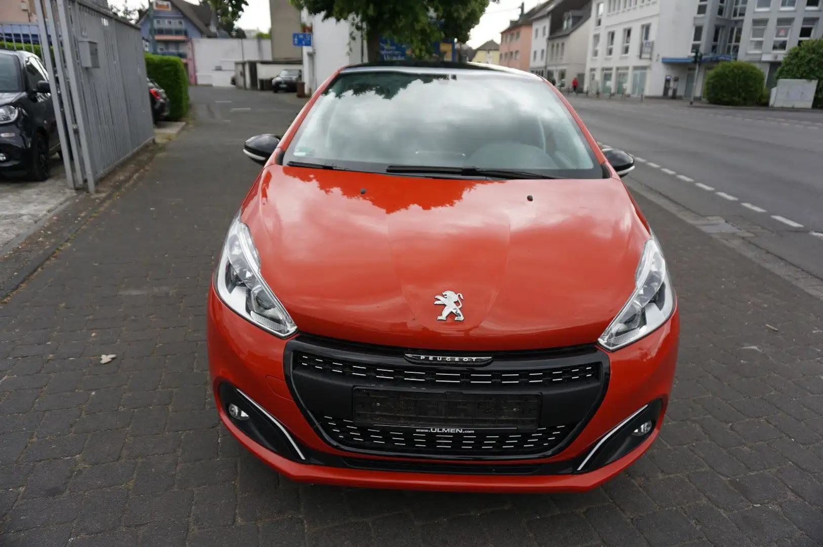 Peugeot 208 1.2  2-Hand/Pano/Klima/Kamera//TÜV neu! Orange - 2