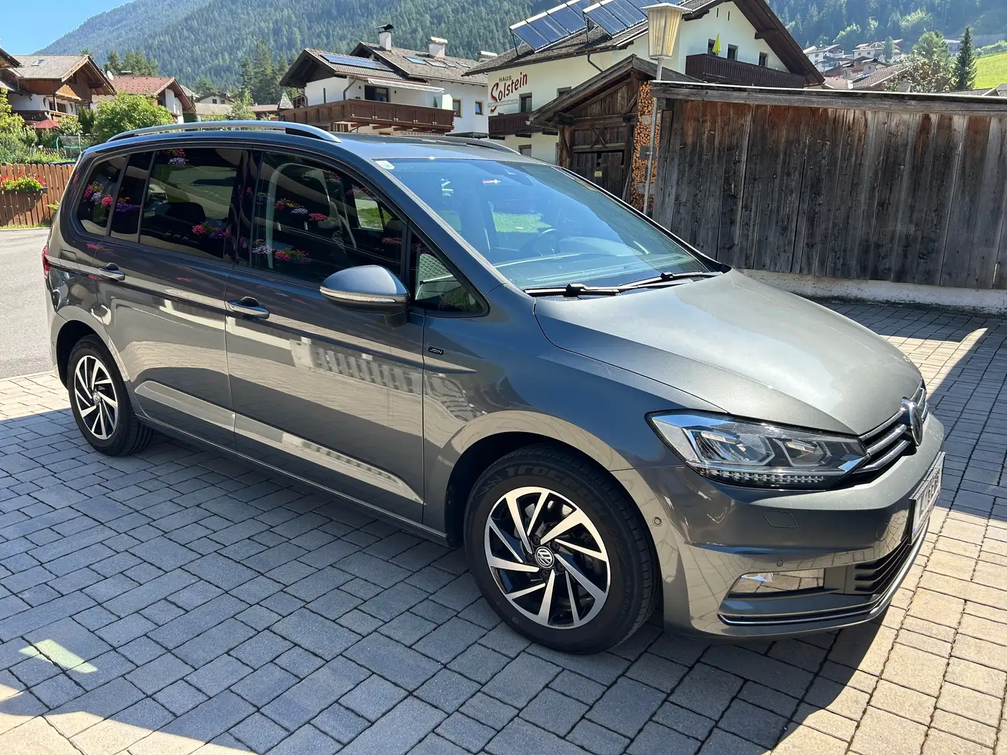 Volkswagen Touran Touran Highline 1,6 SCR TDI DSG Highline Grau - 2