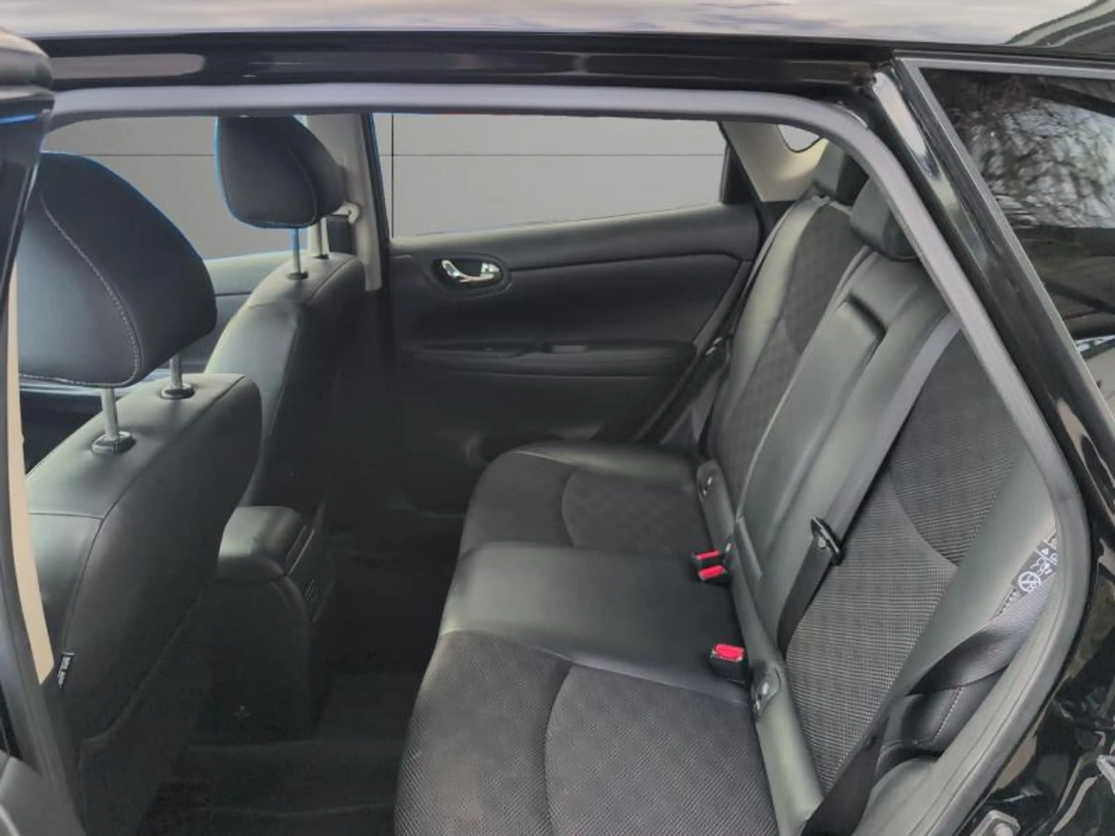 Nissan Pulsar 1.2 115cv noir 07/17 71677 Airco GPS Camera — photo 10