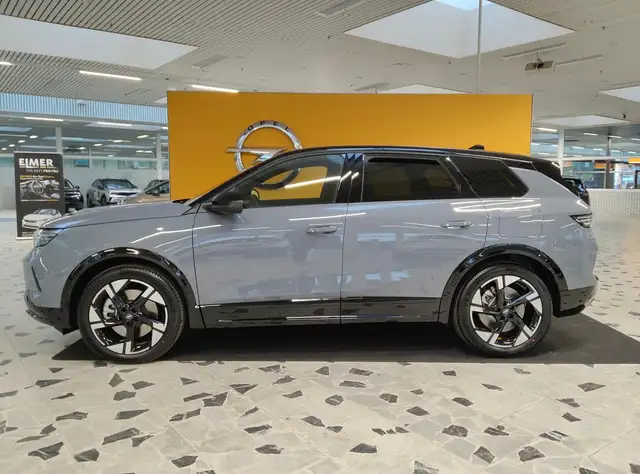 Opel Grandland view 2