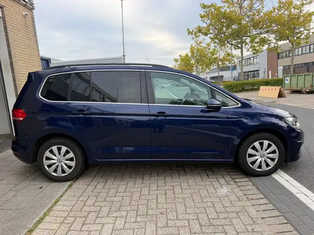 Volkswagen Touran view 13