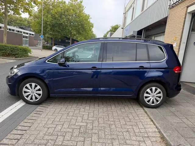 Volkswagen Touran view 14