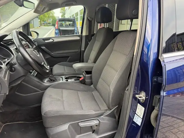 Volkswagen Touran view 10