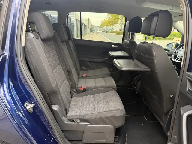 Volkswagen Touran view 11