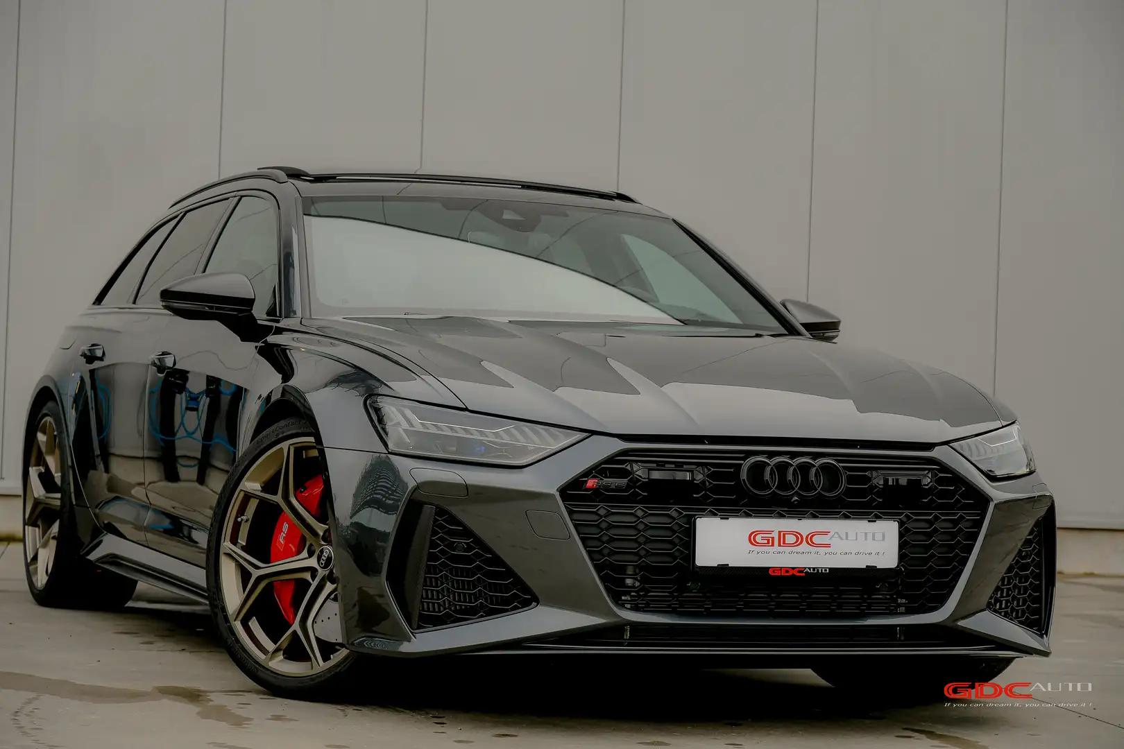 Audi RS6 Quattro Performance / Carbon Pakket / New. siva - 2