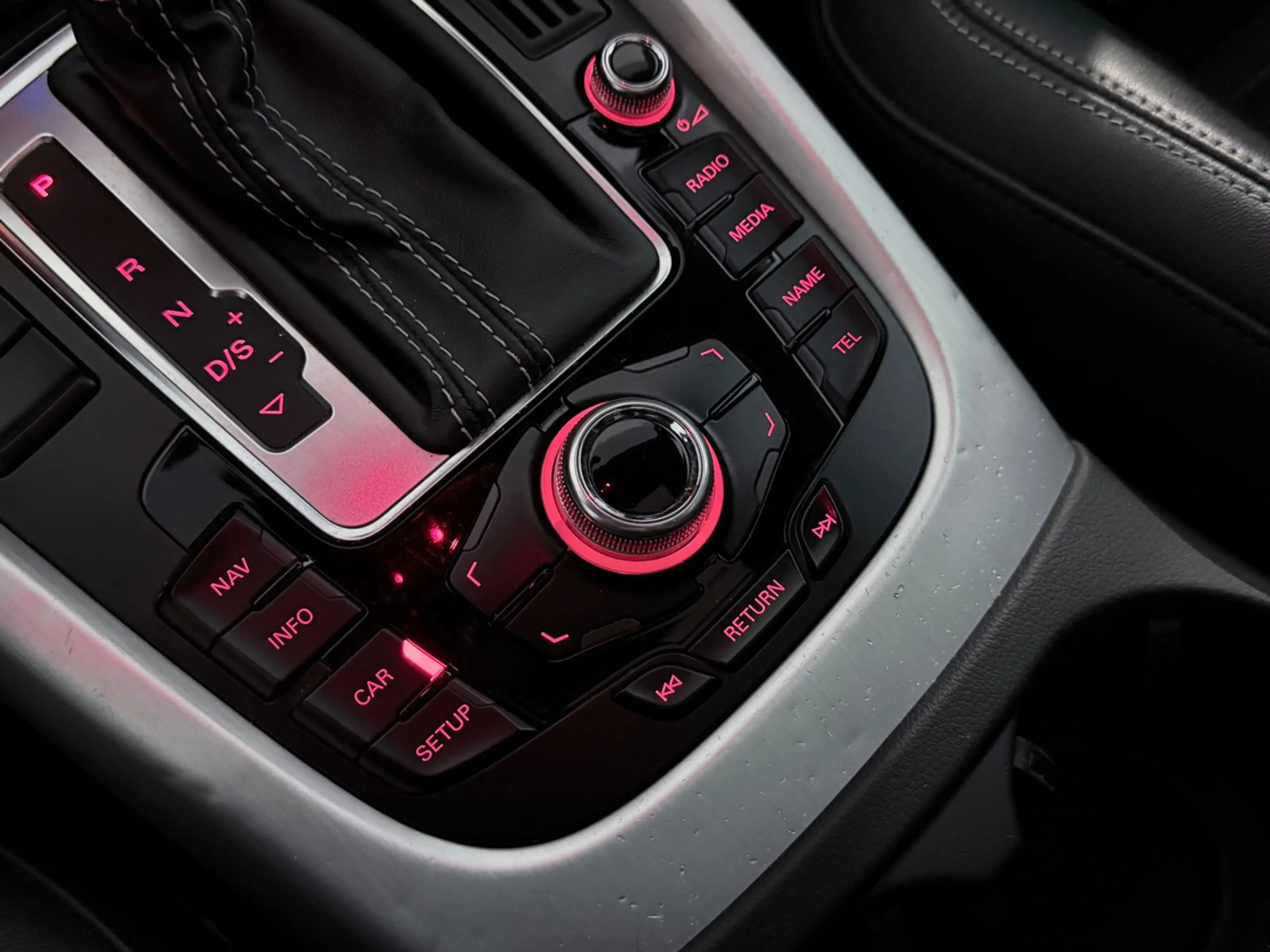 Audi Q5 2.0 TFSI Quattro S-Line Black Edition /Clima/PANO/ — photo 38