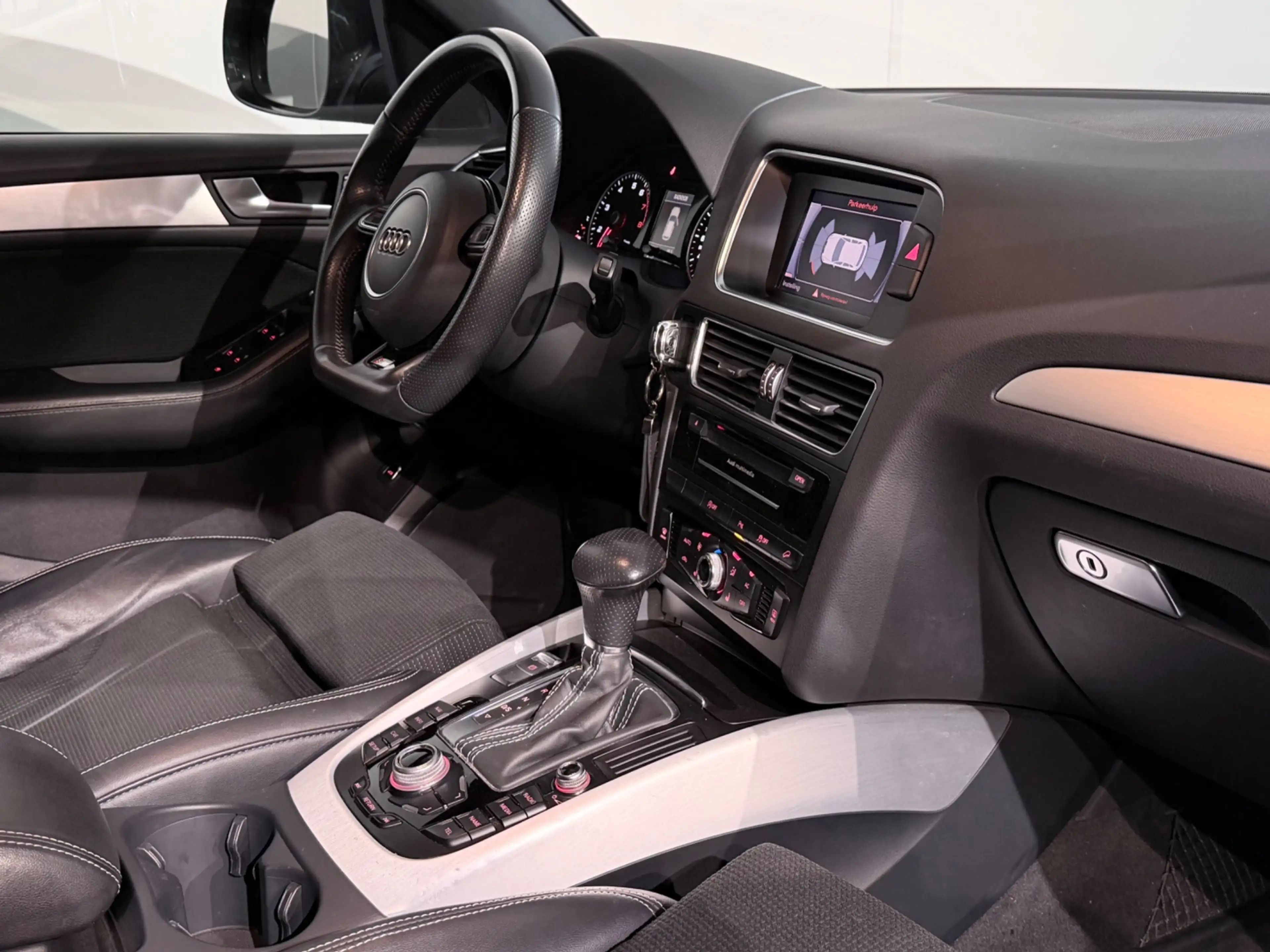 Audi Q5 2.0 TFSI Quattro S-Line Black Edition /Clima/PANO/ — photo 22