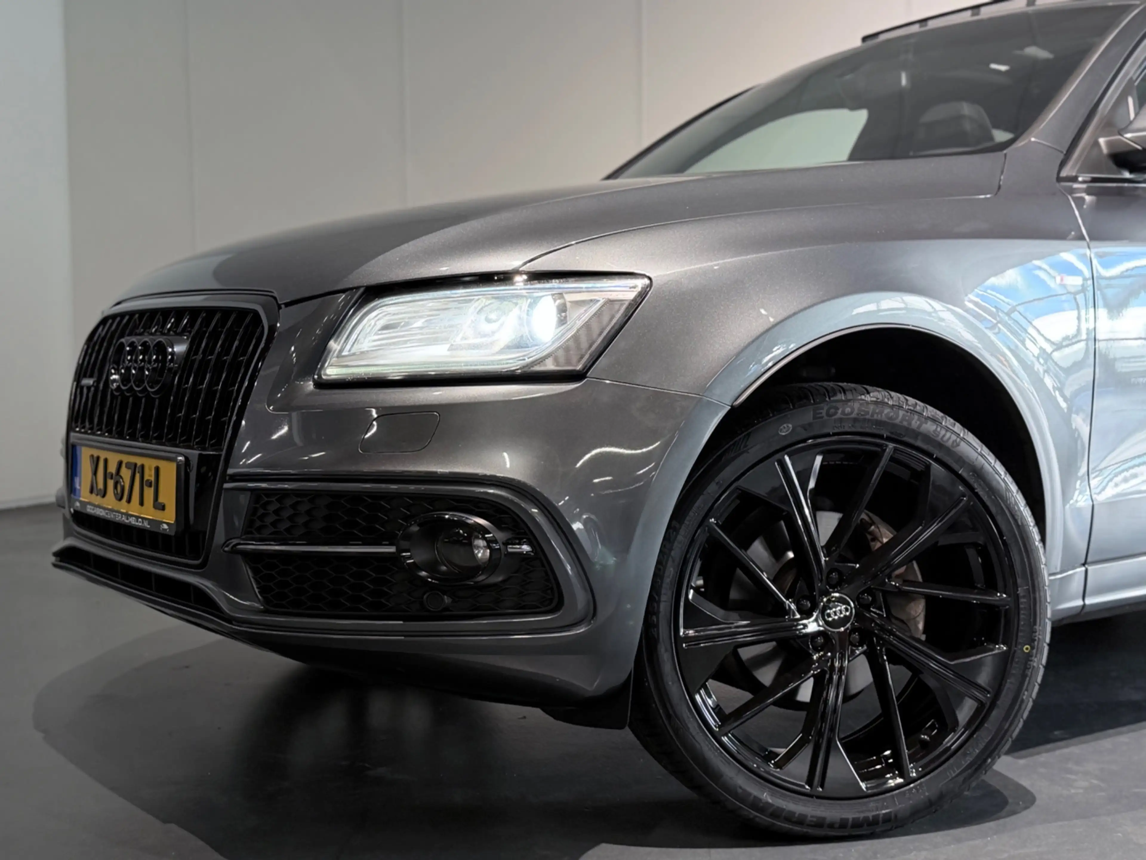 Audi Q5 2.0 TFSI Quattro S-Line Black Edition /Clima/PANO/ — photo 9