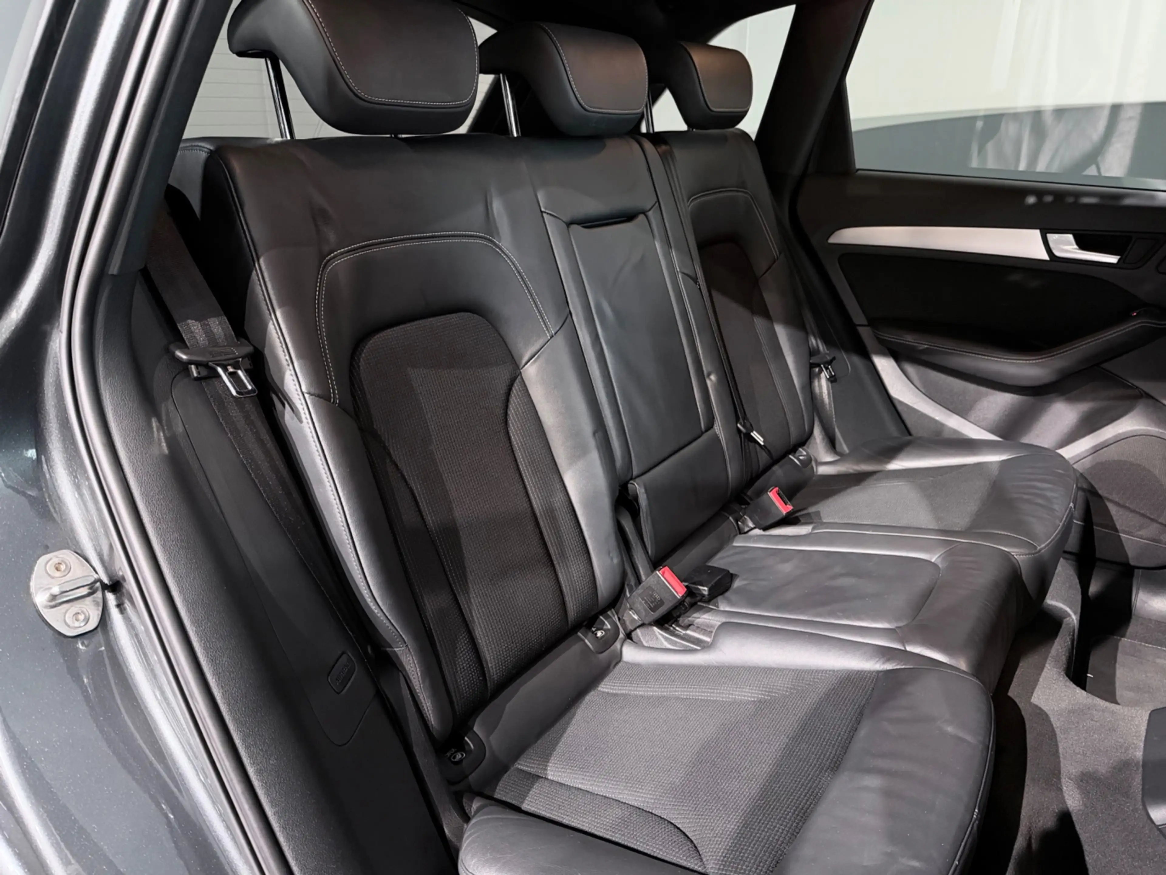 Audi Q5 2.0 TFSI Quattro S-Line Black Edition /Clima/PANO/ — photo 24
