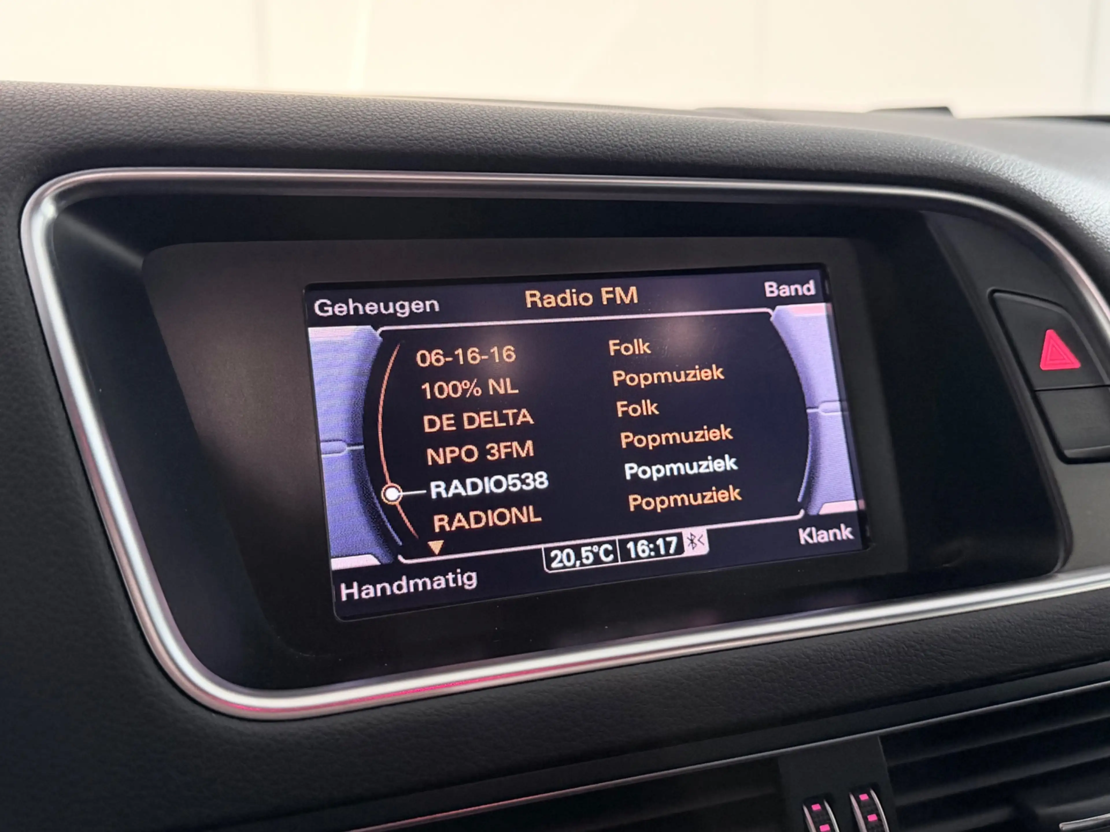Audi Q5 2.0 TFSI Quattro S-Line Black Edition /Clima/PANO/ — photo 40