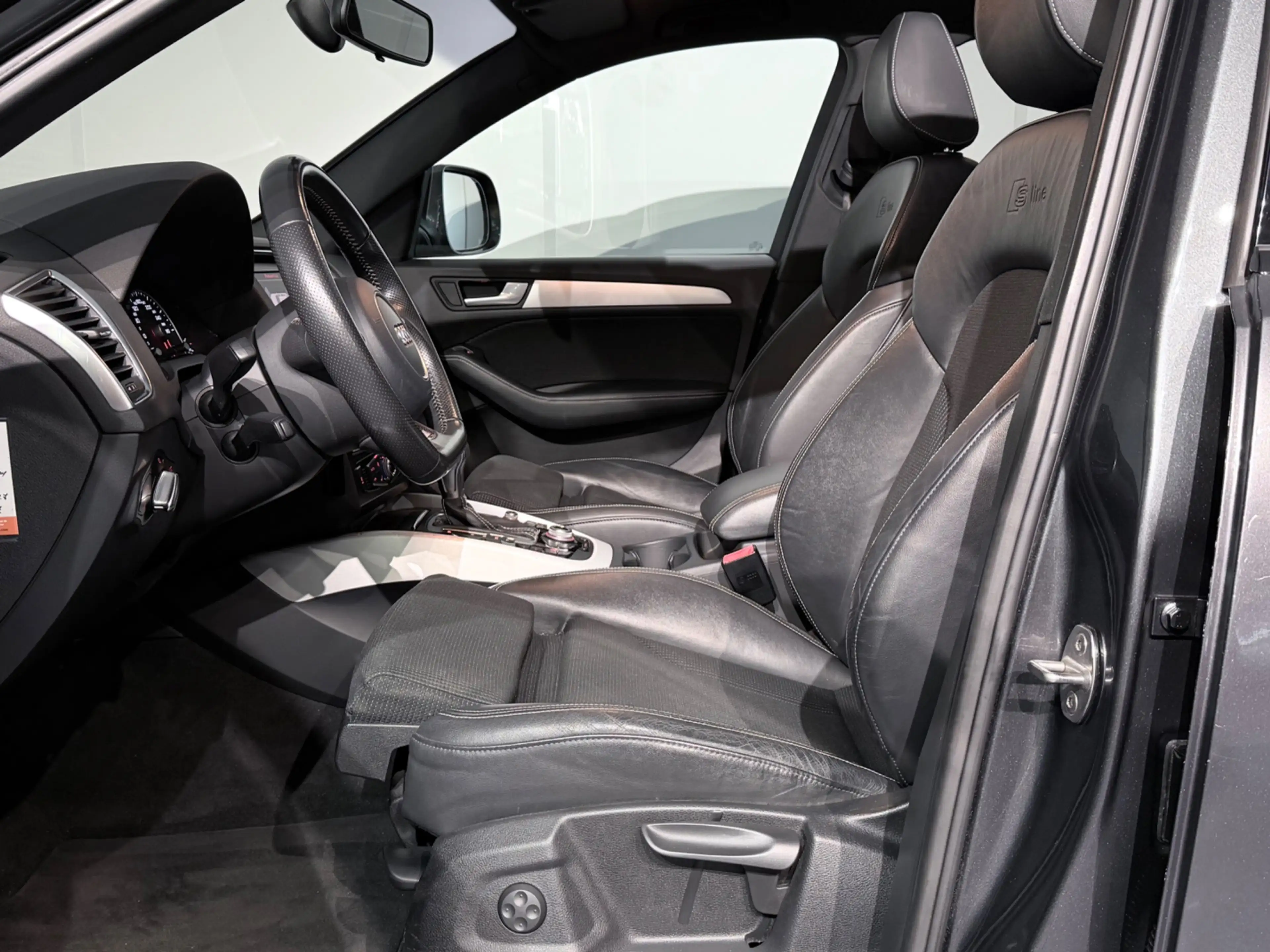 Audi Q5 2.0 TFSI Quattro S-Line Black Edition /Clima/PANO/ — photo 14