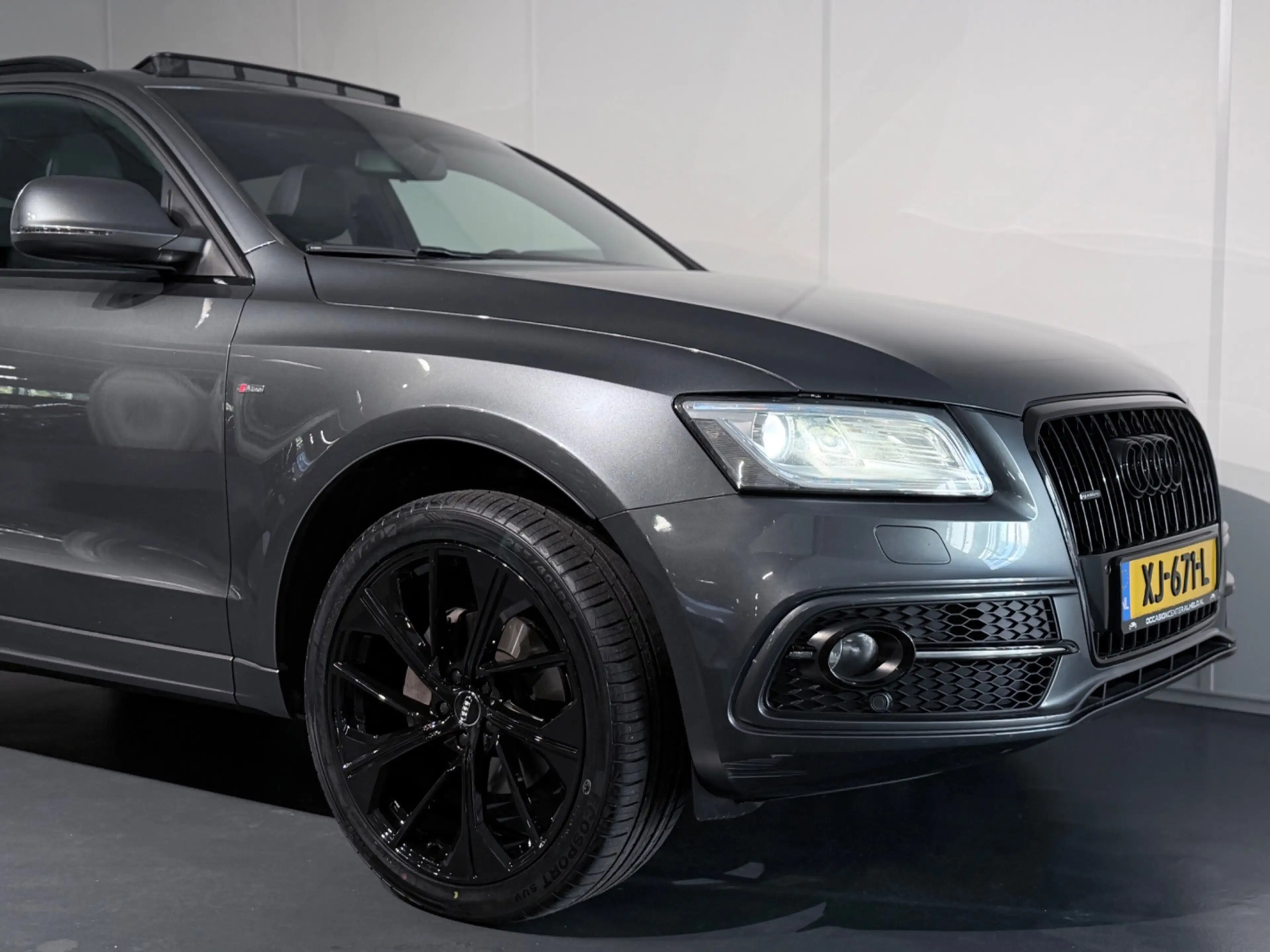 Audi Q5 2.0 TFSI Quattro S-Line Black Edition /Clima/PANO/ — photo 29