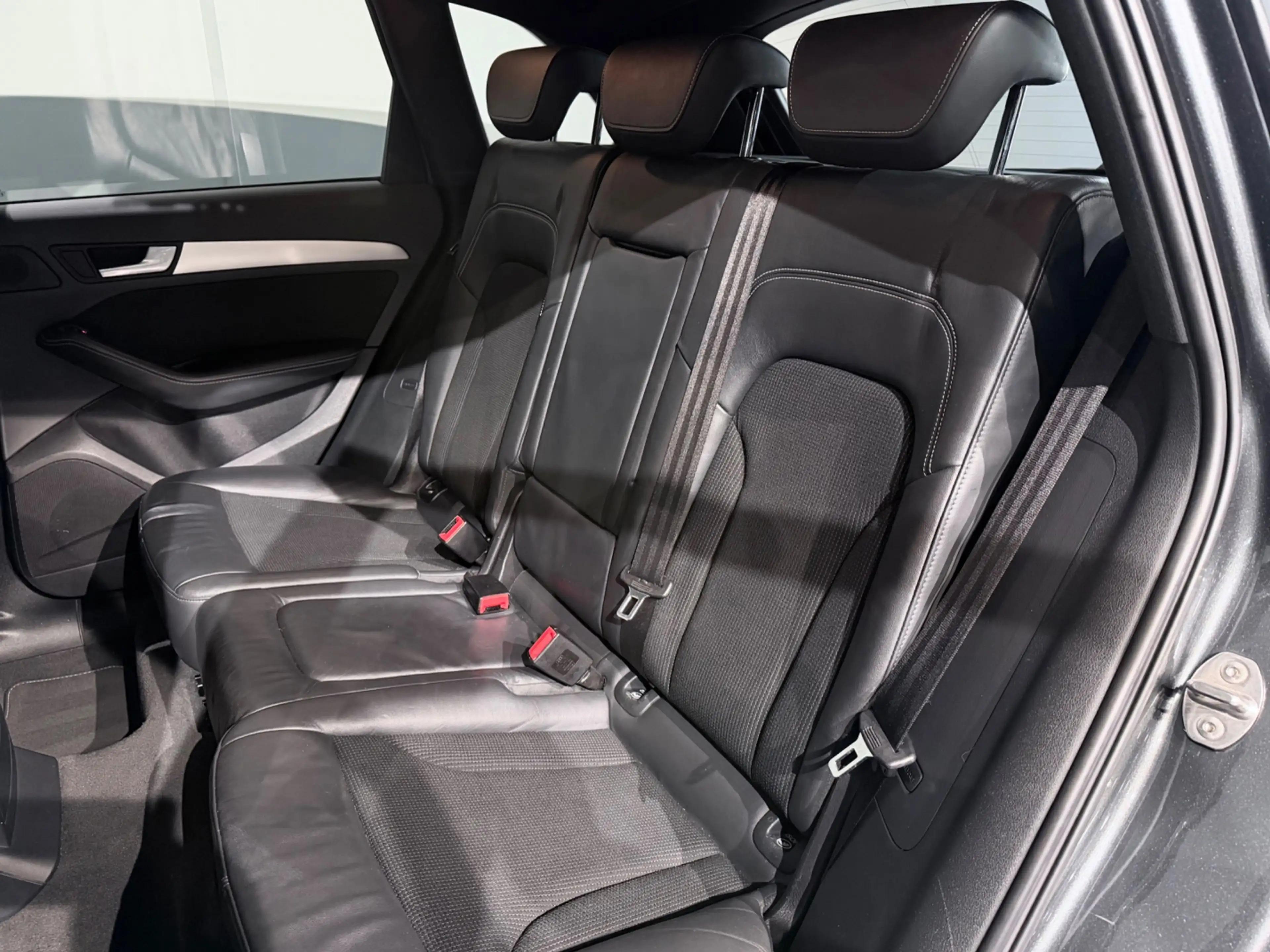 Audi Q5 2.0 TFSI Quattro S-Line Black Edition /Clima/PANO/ — photo 6