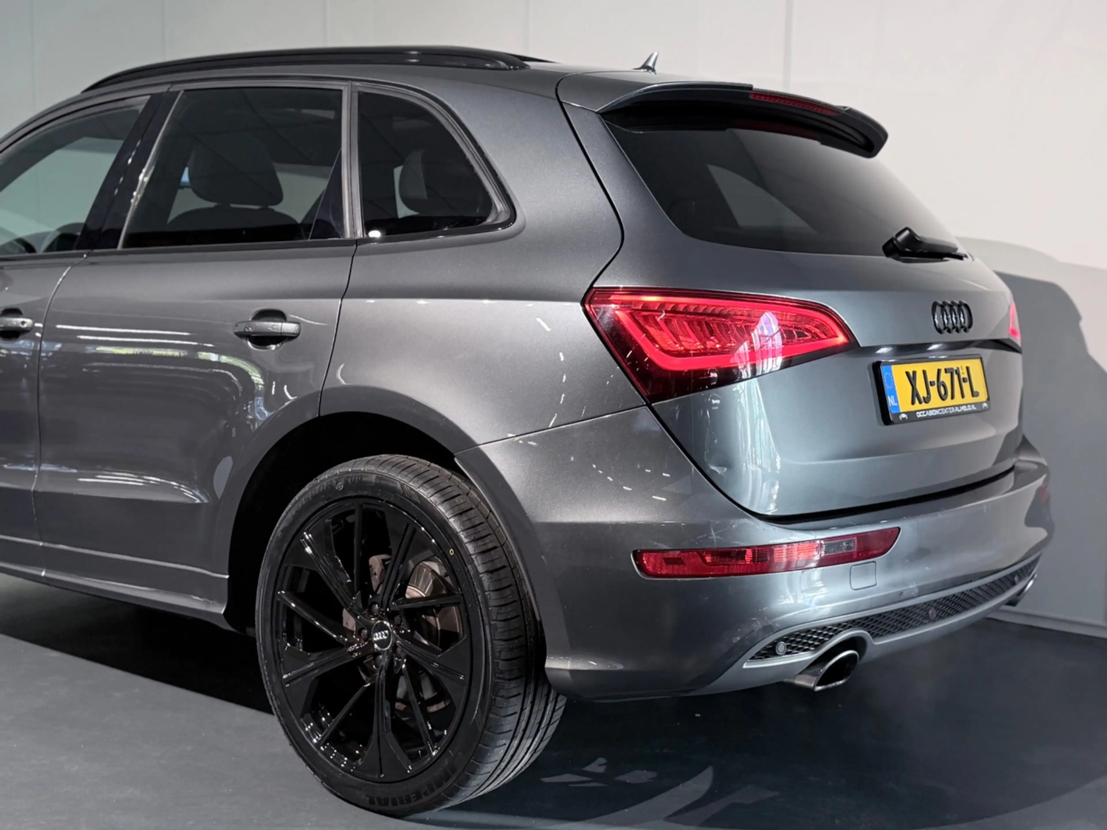 Audi Q5 2.0 TFSI Quattro S-Line Black Edition /Clima/PANO/ — photo 16