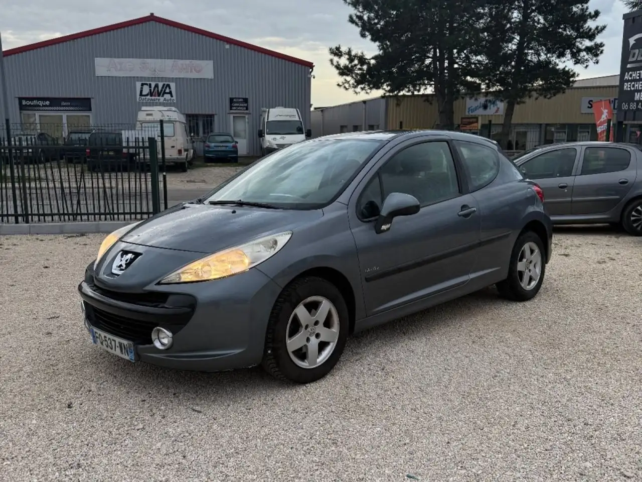 Peugeot 207 1.4e 75ch Urban