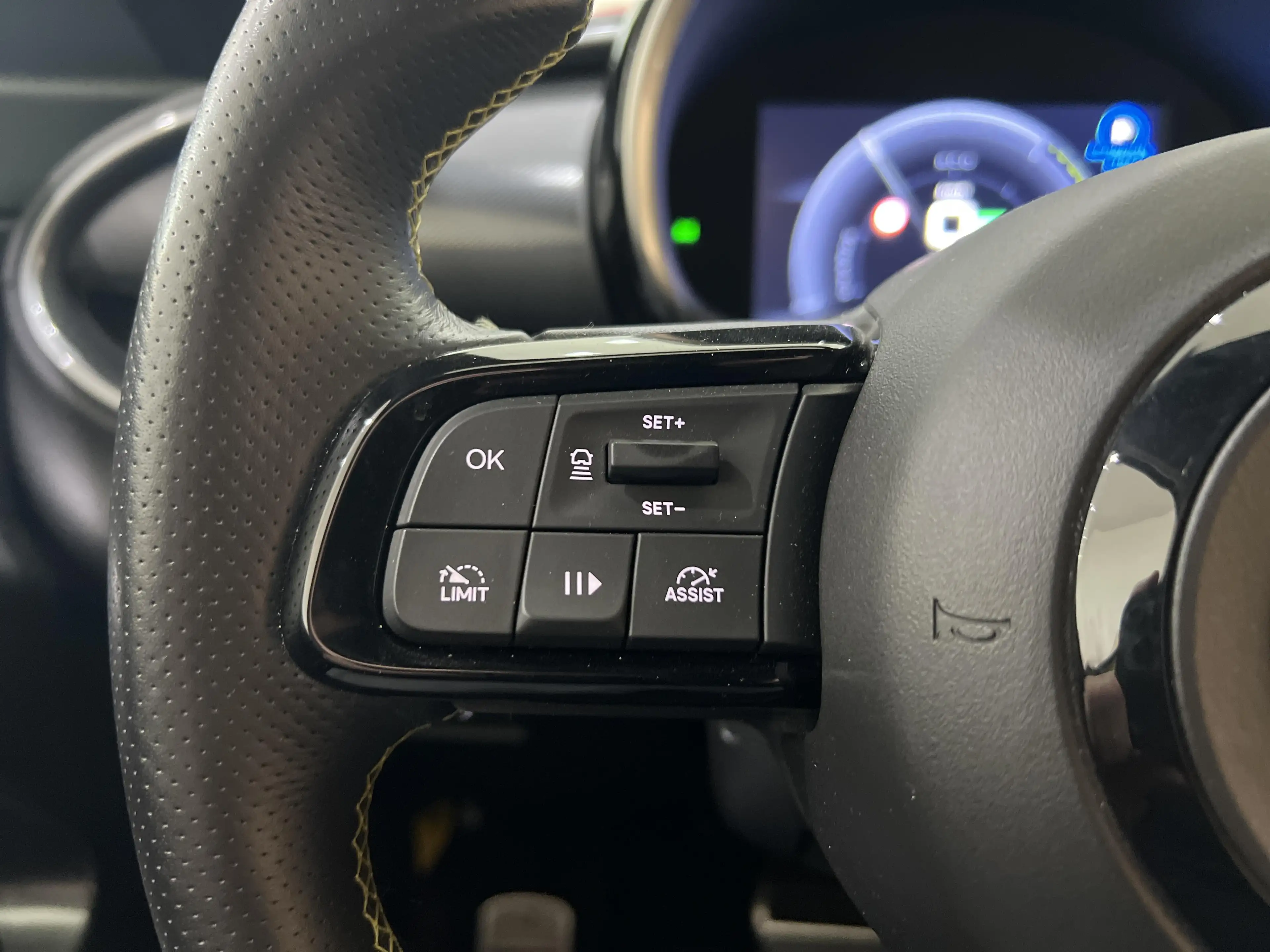 Abarth 500e Scorpionissima 280Pk — photo 15