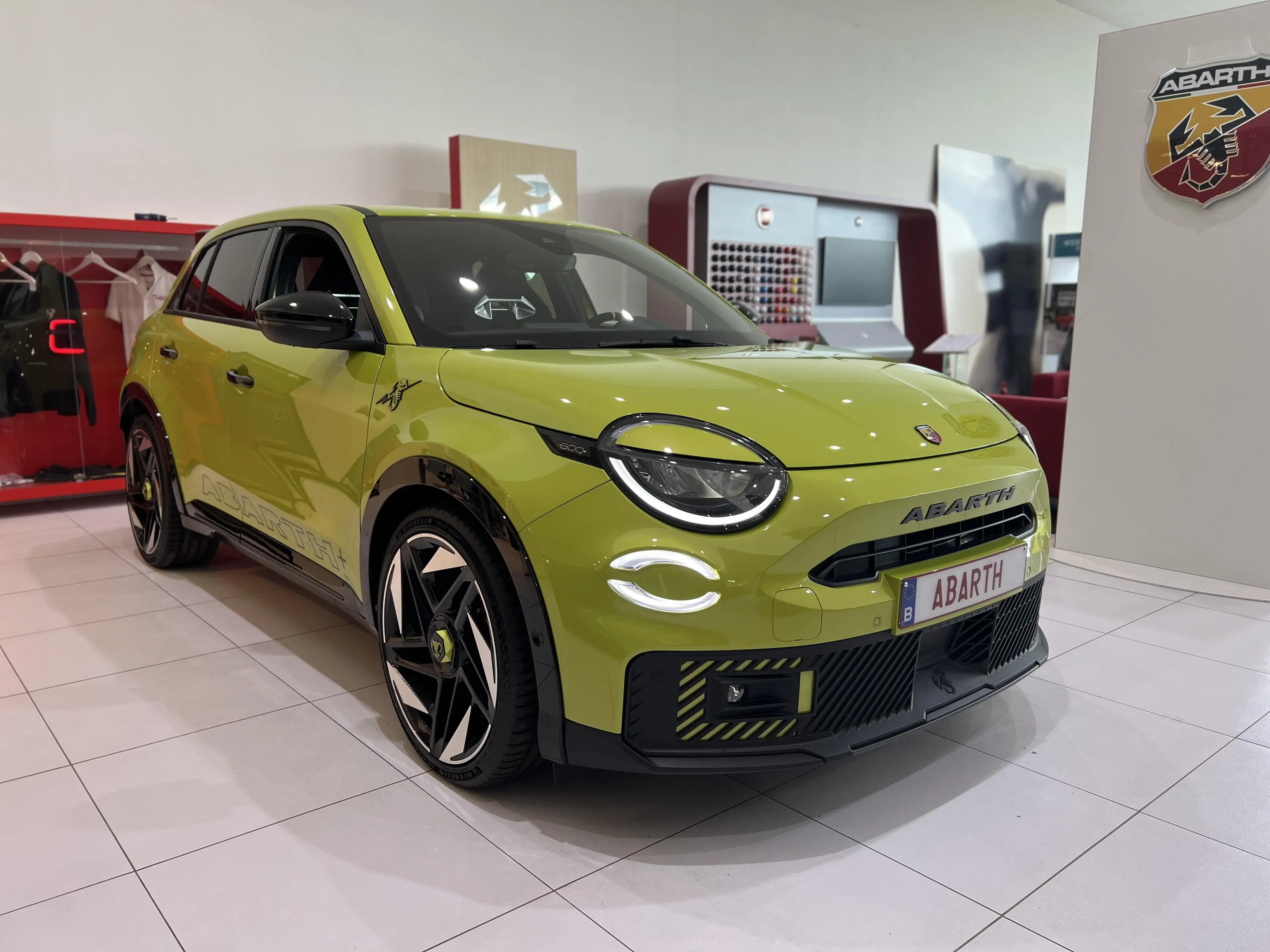 Abarth 500e Scorpionissima 280Pk — photo 3