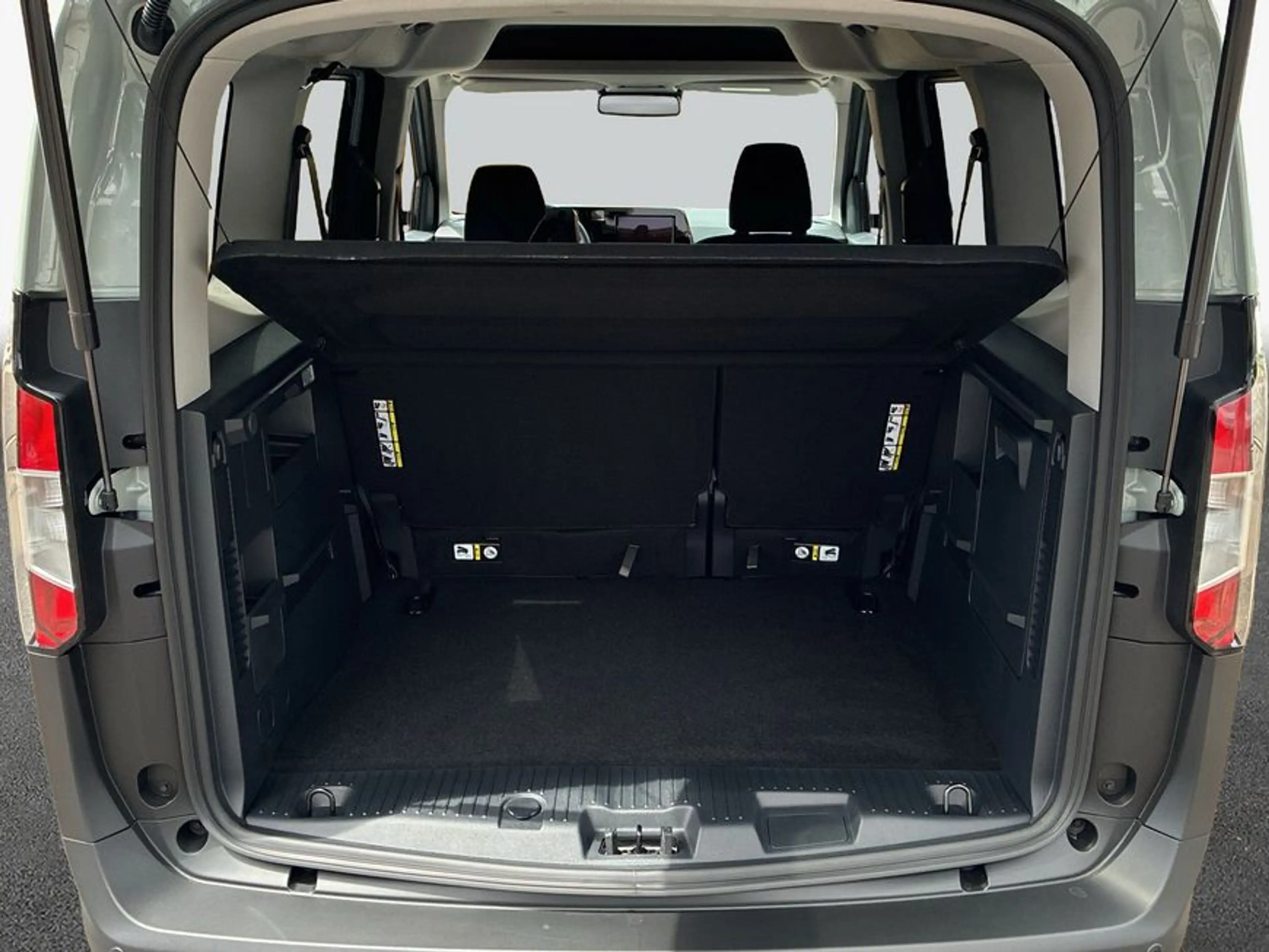 Ford Tourneo Courier 1.0 EcoBoost TITANIUM 92 kW, 5-tür — photo 8