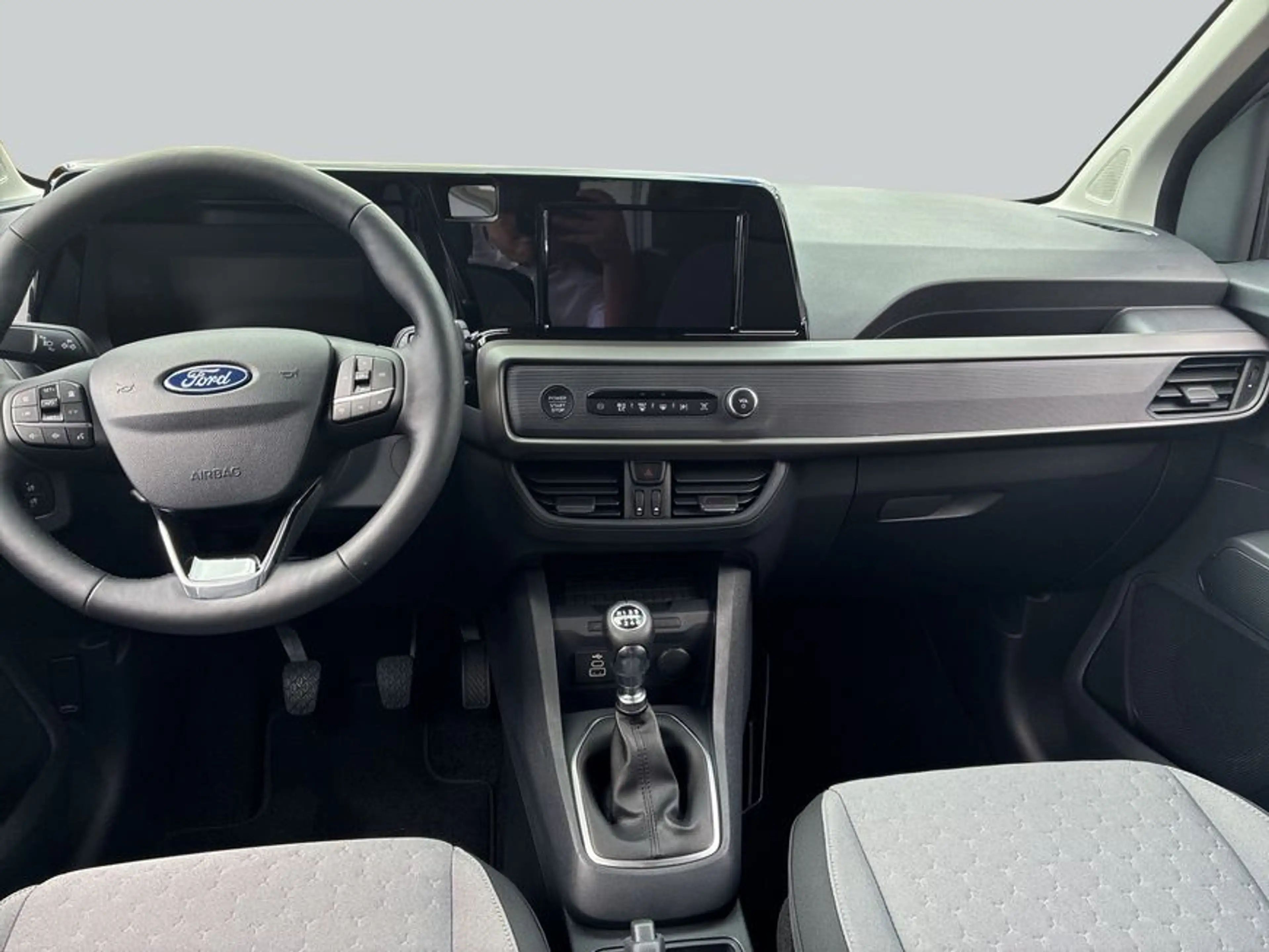 Ford Tourneo Courier 1.0 EcoBoost TITANIUM 92 kW, 5-tür — photo 13