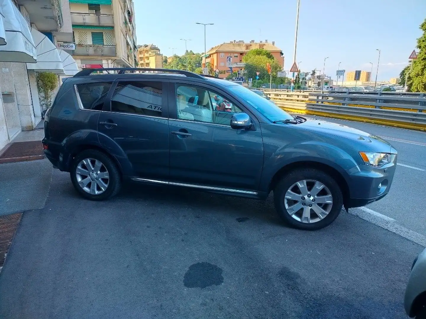 Mitsubishi Outlander 2.2 DI-D 4WD Instyle 7p. cambio automatico Grigio - 1