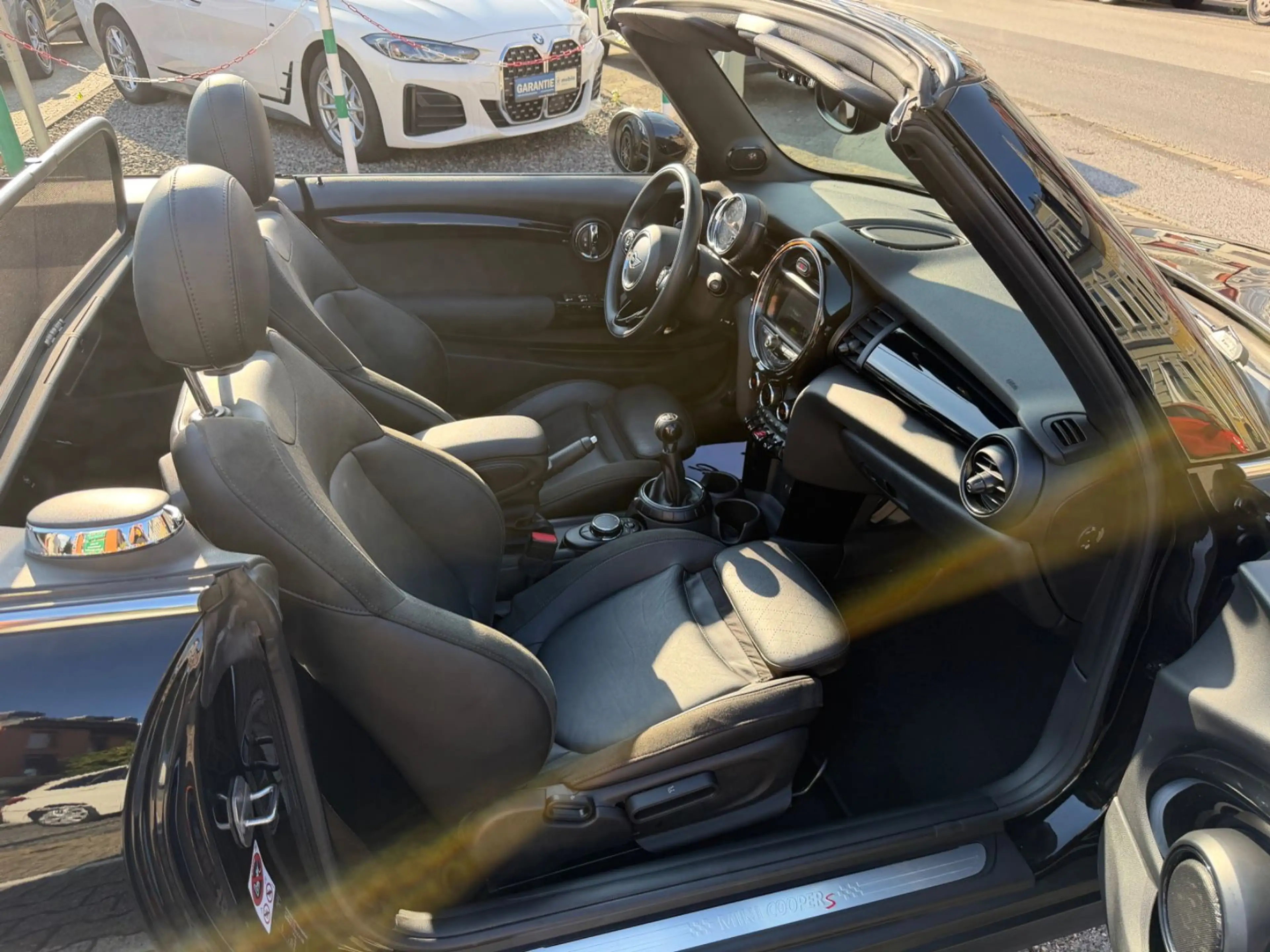 MINI Cooper S Cabrio NAVI PDC LEDER H&K 1-HAND — photo 15