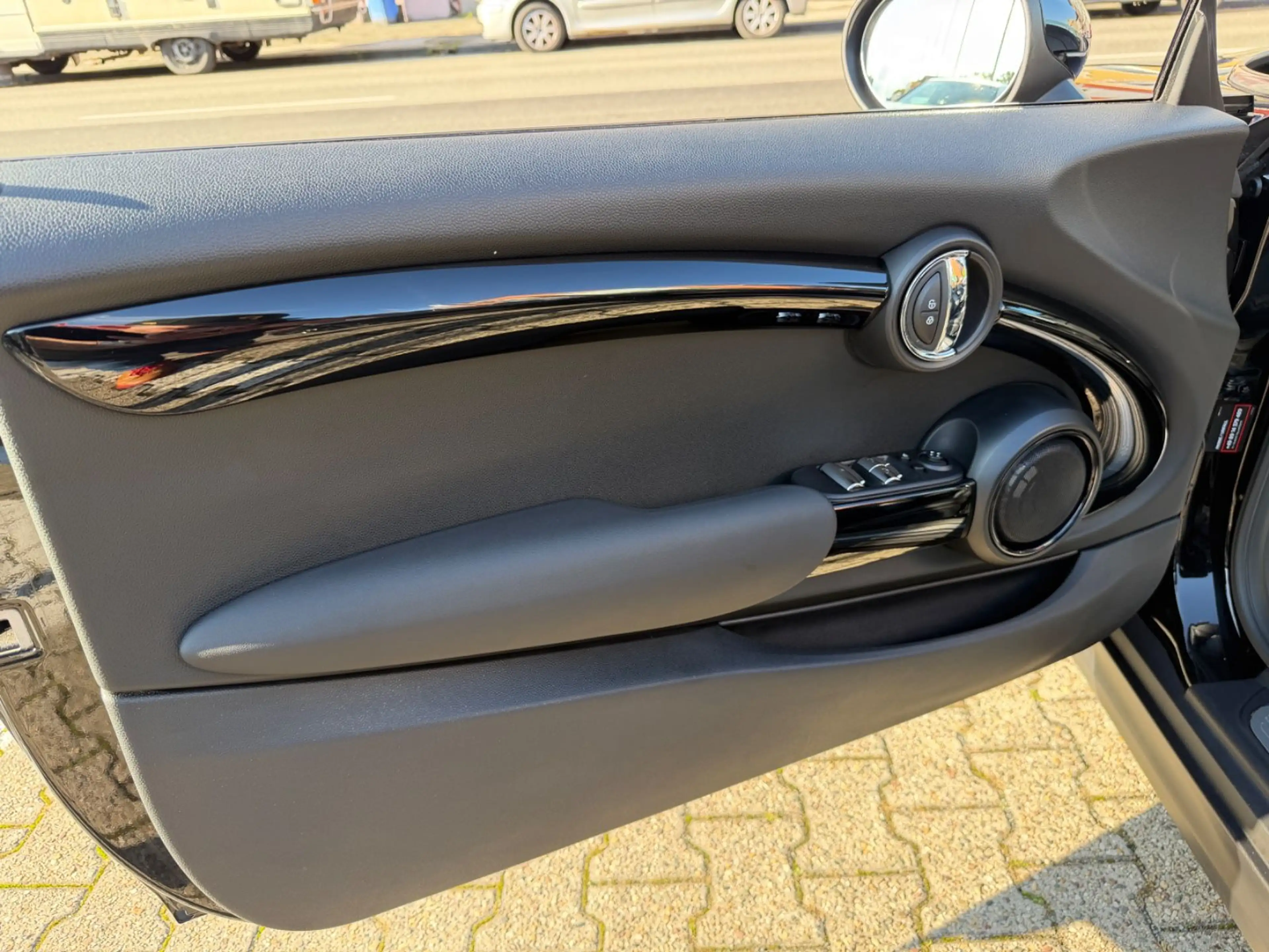 MINI Cooper S Cabrio NAVI PDC LEDER H&K 1-HAND — photo 13