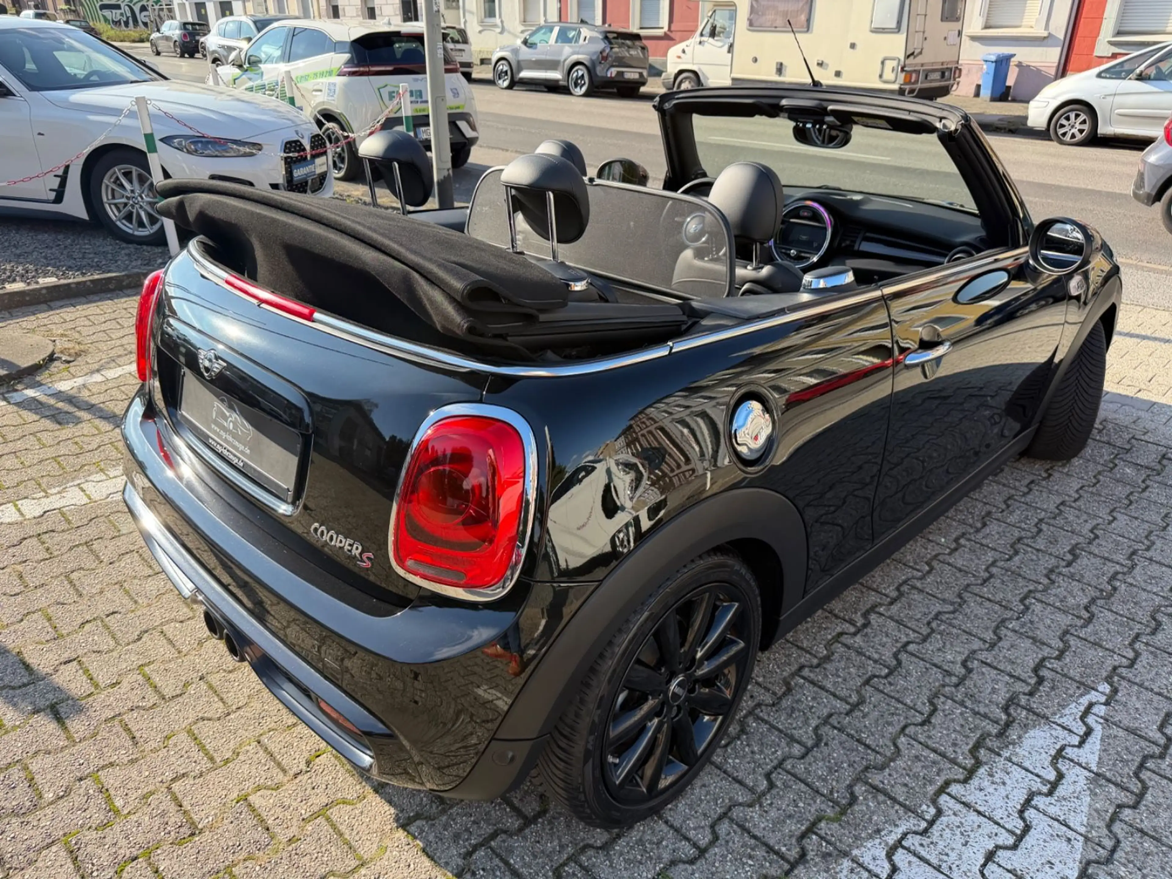 MINI Cooper S Cabrio NAVI PDC LEDER H&K 1-HAND — photo 3