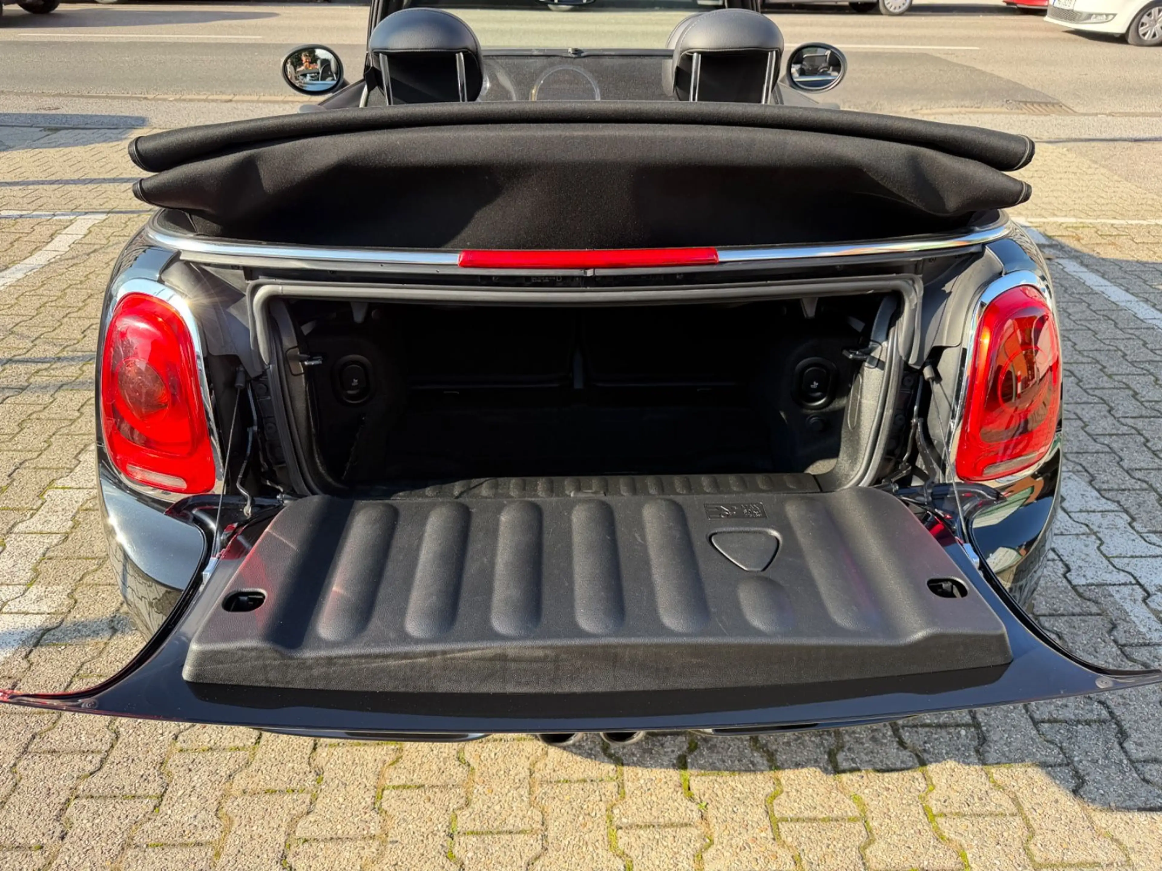 MINI Cooper S Cabrio NAVI PDC LEDER H&K 1-HAND — photo 14