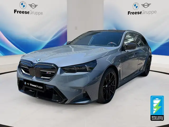 BMW M5 Touring AHK 360° SITZBELÜFT PANO RFK HIFI LED
