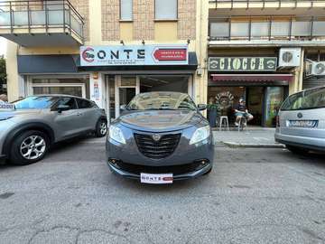 Ypsilon 0.9 t.air Elefantino ecochic metano 80cv my14