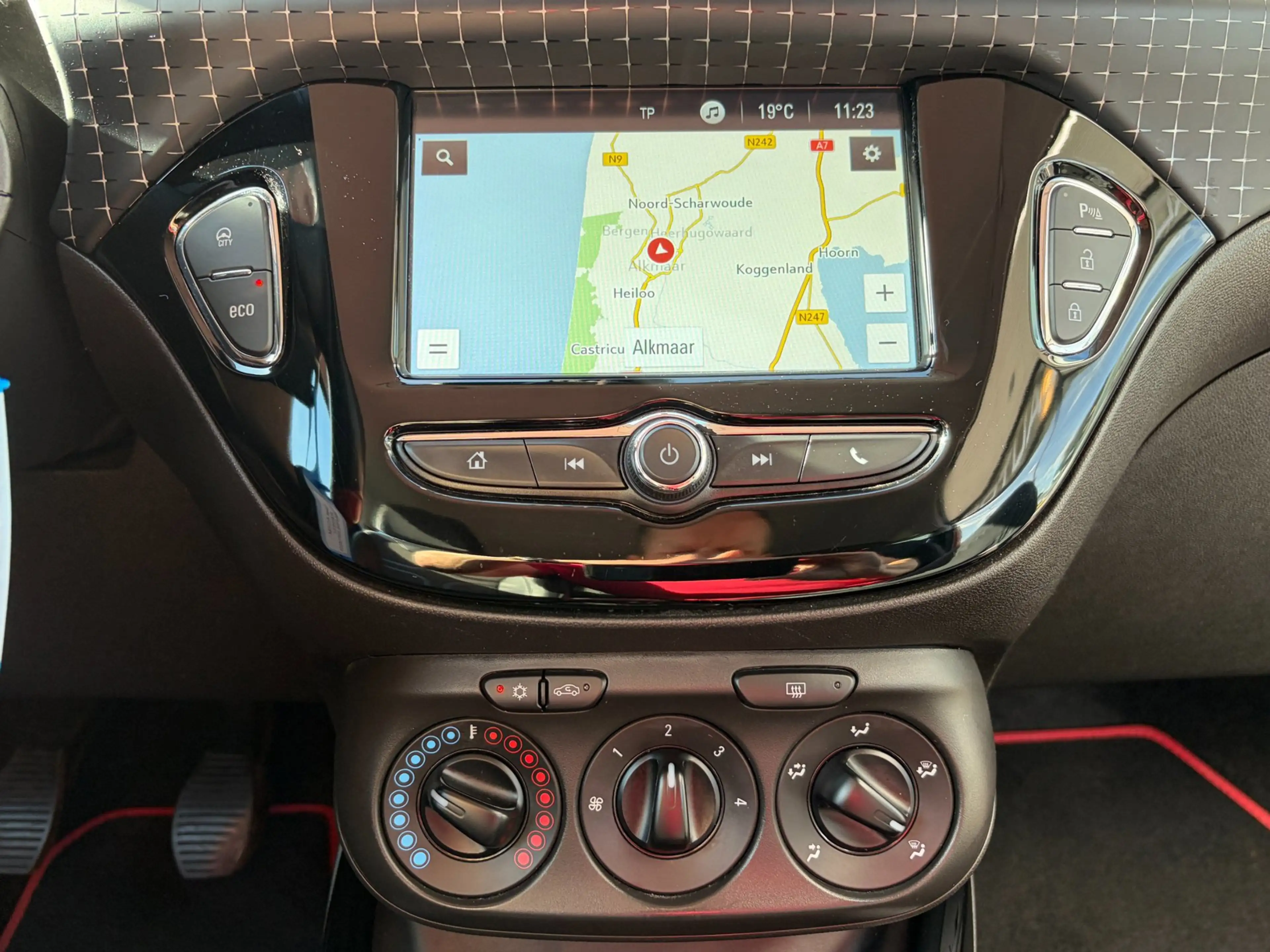 Opel Adam 1.0 Turbo Unlimited App-Connect Navi Cruise Park.S — photo 11