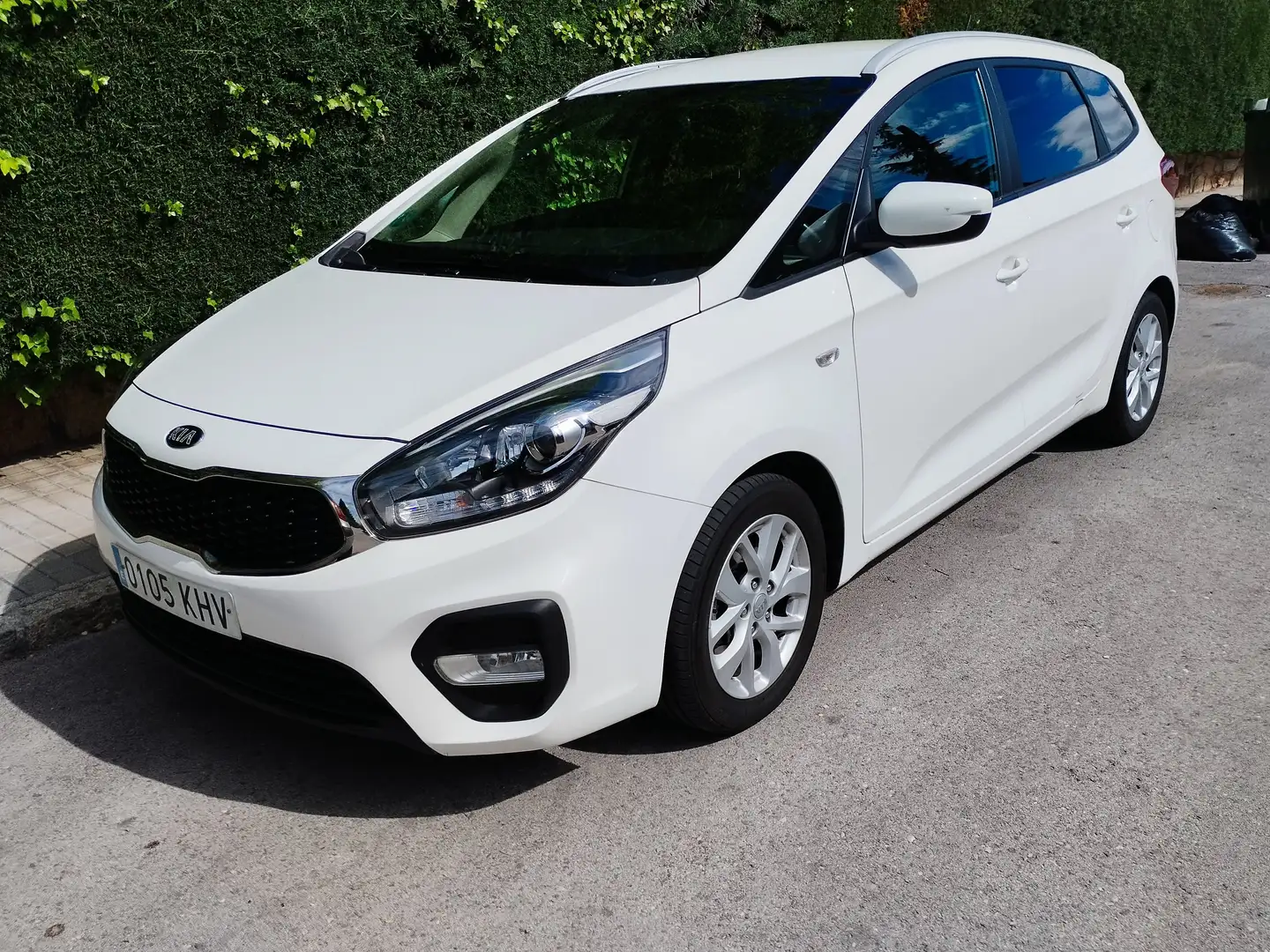 Kia Carens Carens 1.7CRDi VGT Eco-Dynamics Concept Concept Bílá - 1