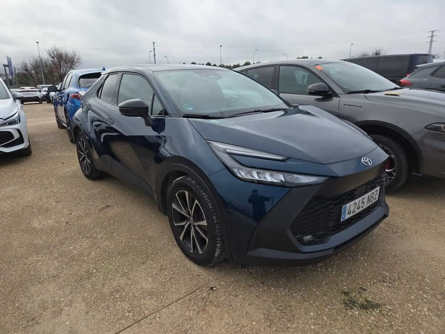 Toyota C-HR 1.8 Advance Hybrid 140 Blau - 2