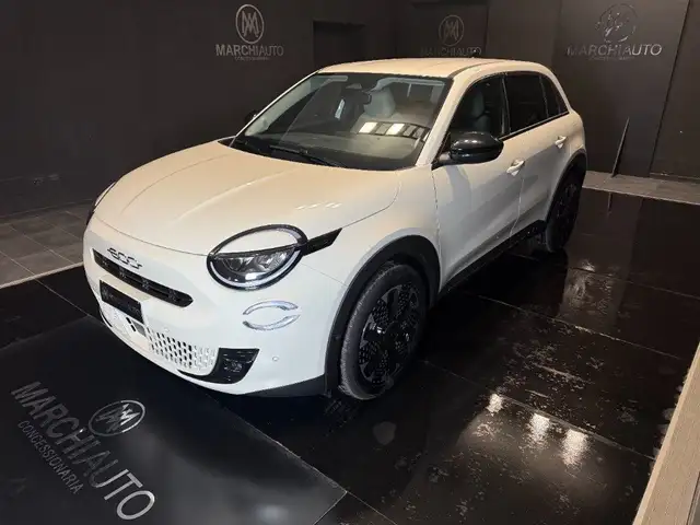 Fiat 600 Hybrid 110 CV DCT MHEV La Prima II