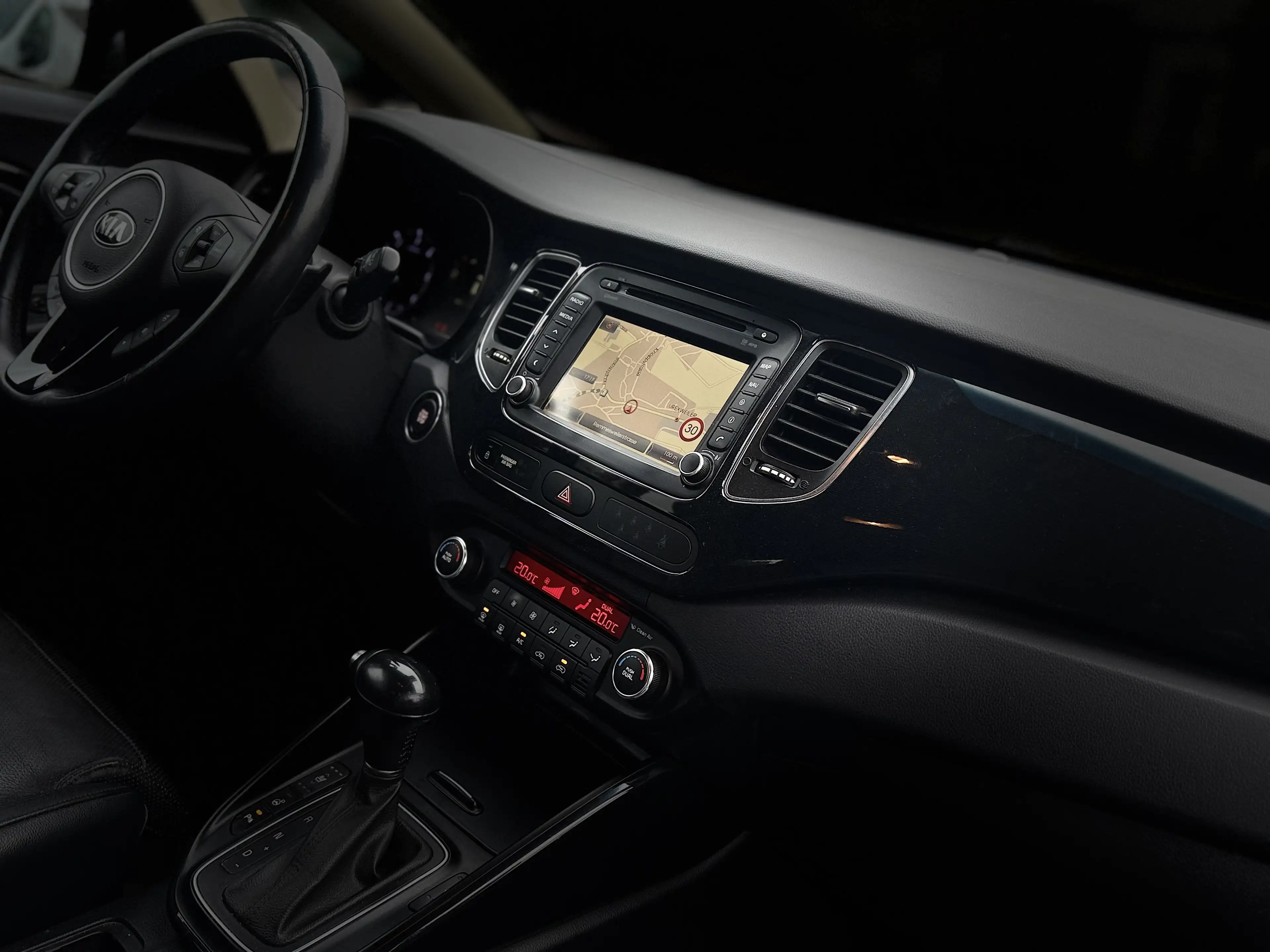 Kia Carens Spirit - 7 Sitzer - Automatik - TÜV 03/2028 — photo 13