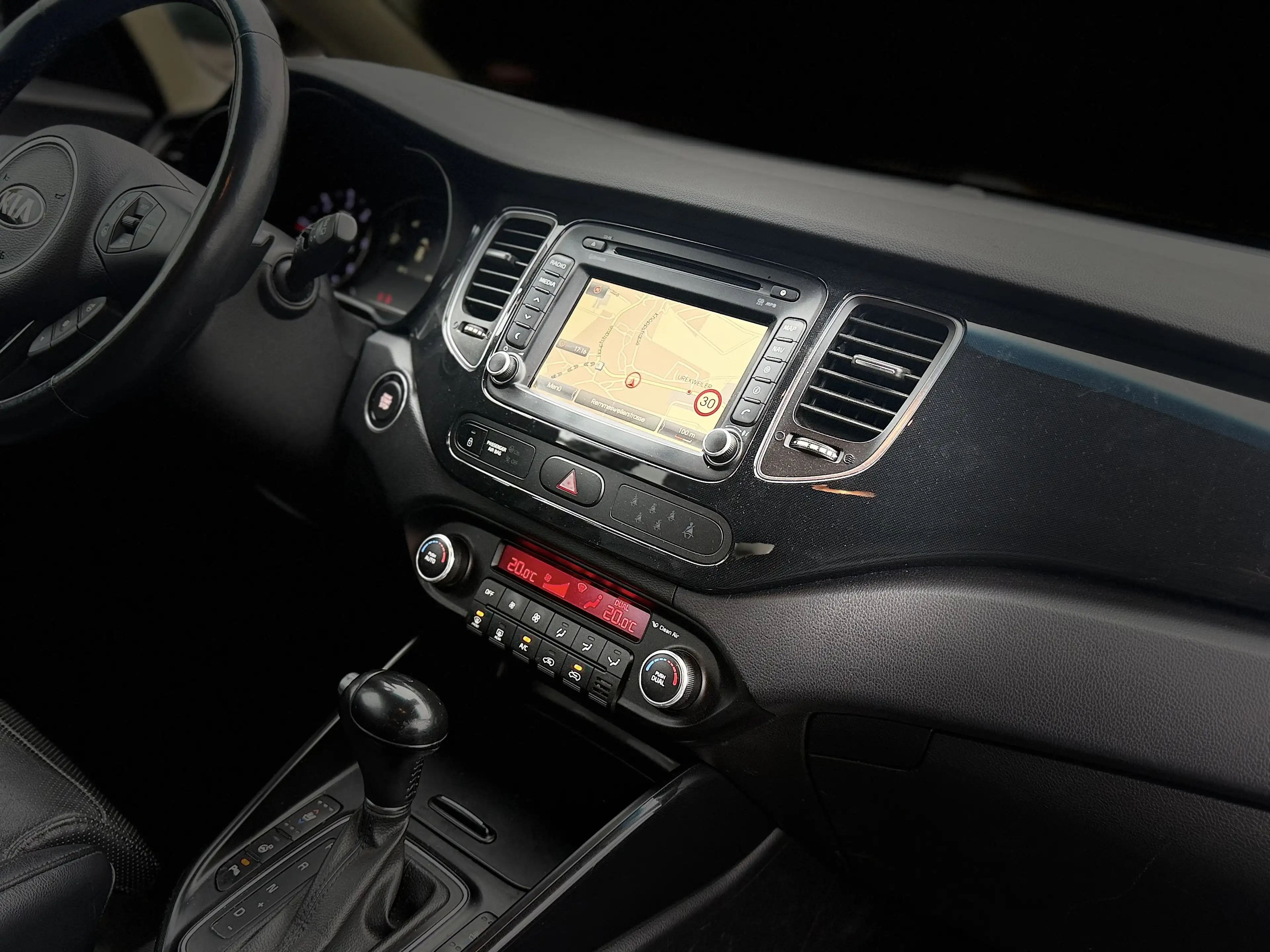 Kia Carens Spirit - 7 Sitzer - Automatik - TÜV 03/2028 — photo 8
