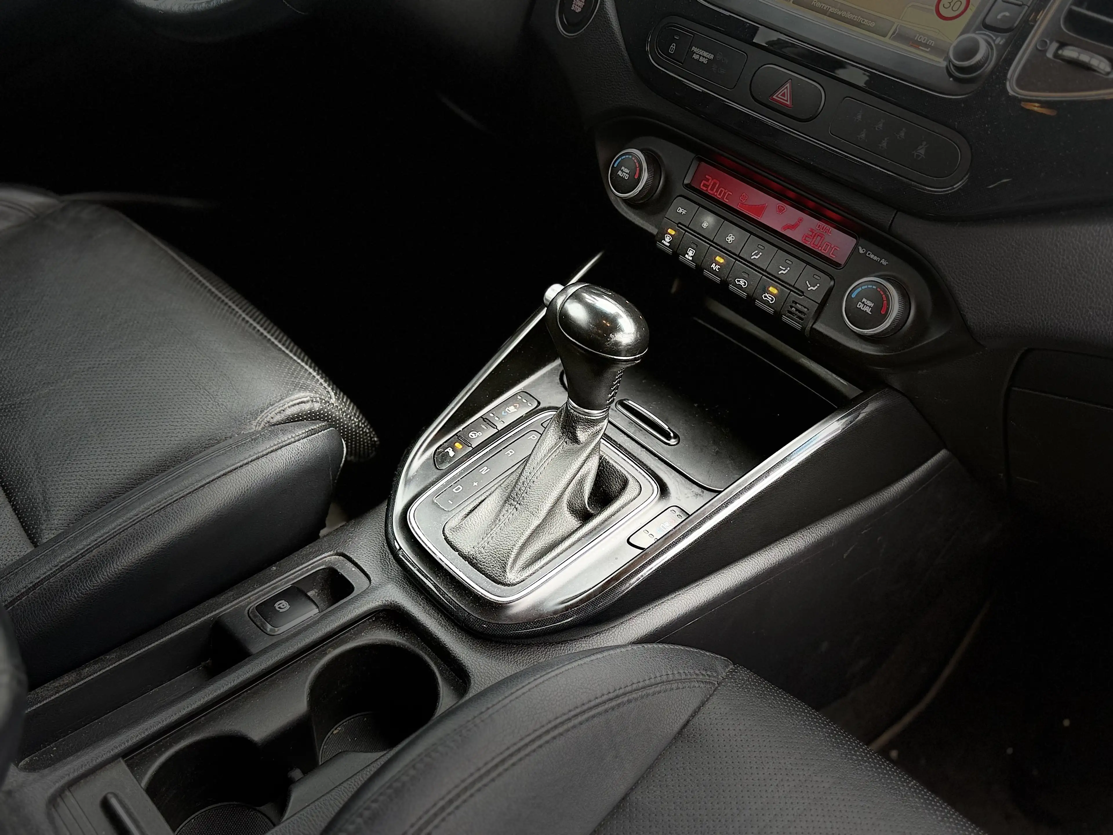 Kia Carens Spirit - 7 Sitzer - Automatik - TÜV 03/2028 — photo 9