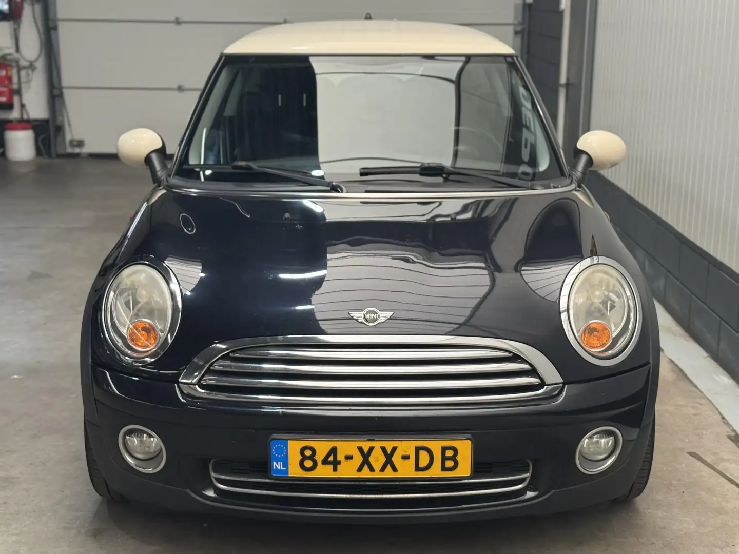 MINI Cooper Mini 1.6 Pepper Zeer netjes Airco Goed onderhouden Noir - 2