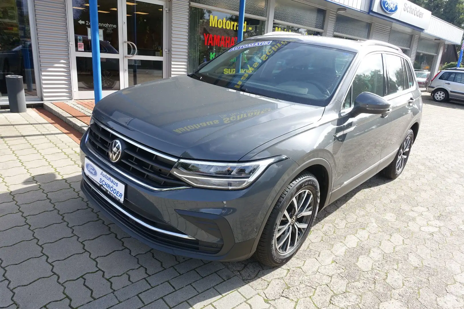 Volkswagen Tiguan Life 2.0 DSG / AHK schwenkbar / Kamera Grau - 2