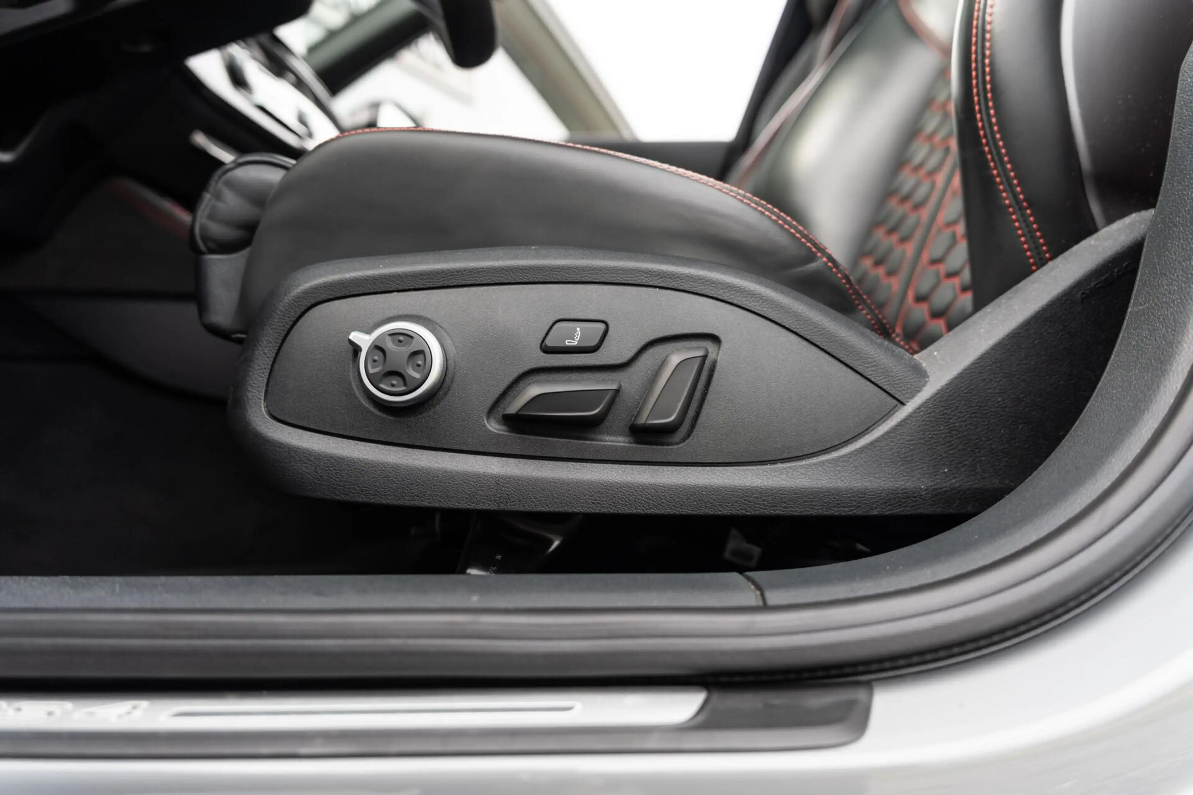 Audi RS4 Avant 2.9 TFSI RS 4 quattro competition plus — photo 36