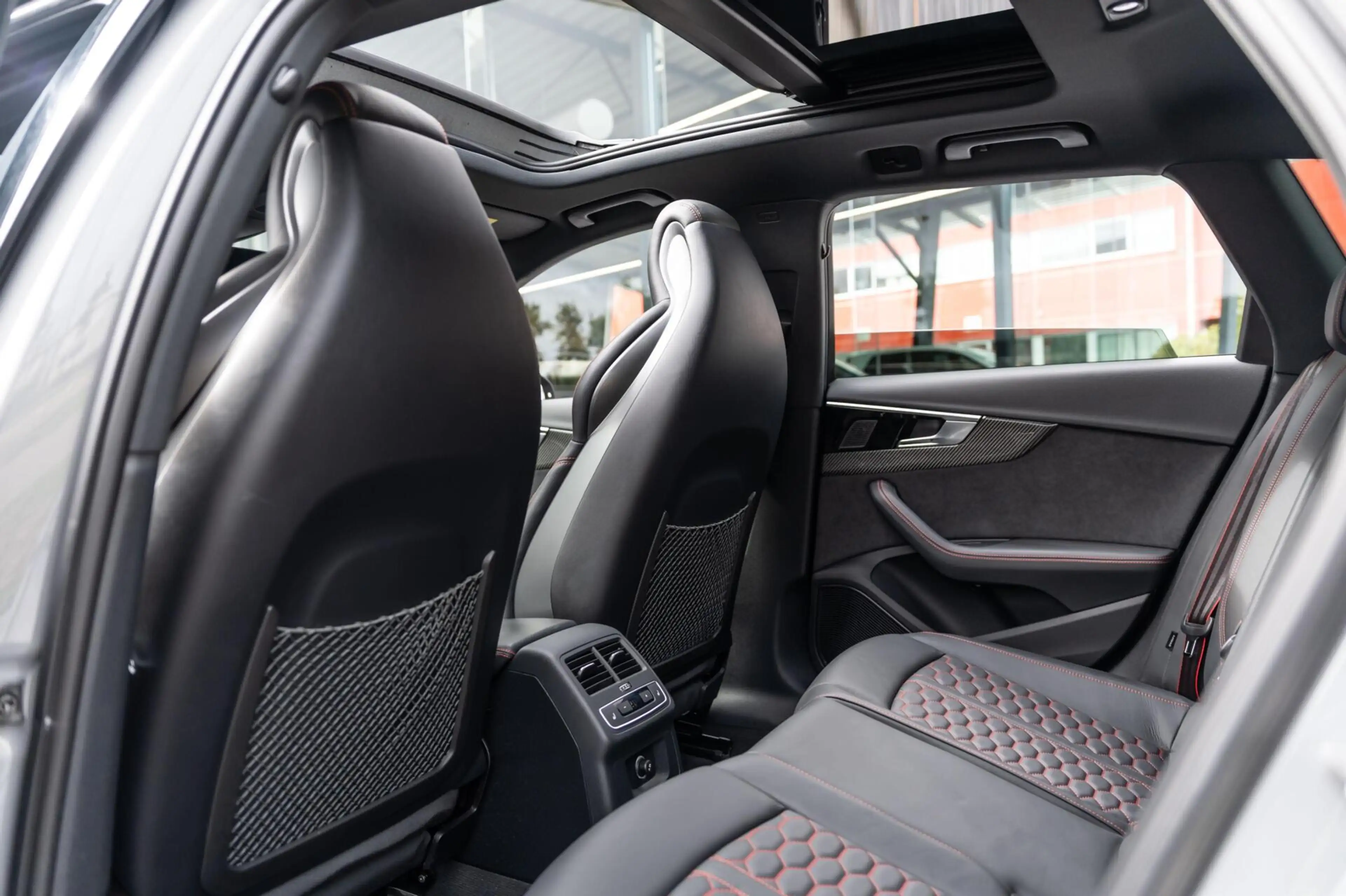Audi RS4 Avant 2.9 TFSI RS 4 quattro competition plus — photo 32