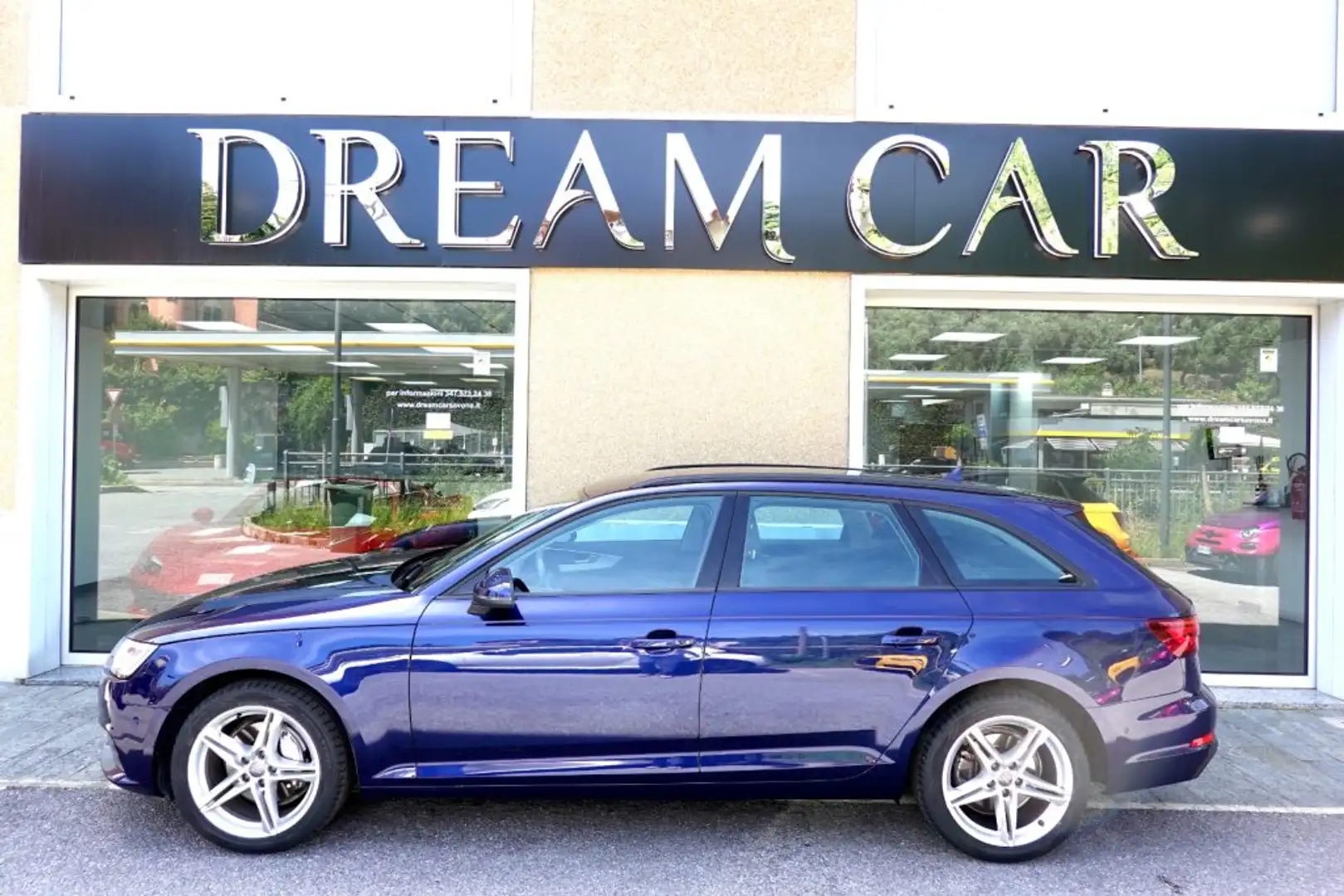 Audi A4 Avant 40 TDI quattro S tronic Modrá - 2