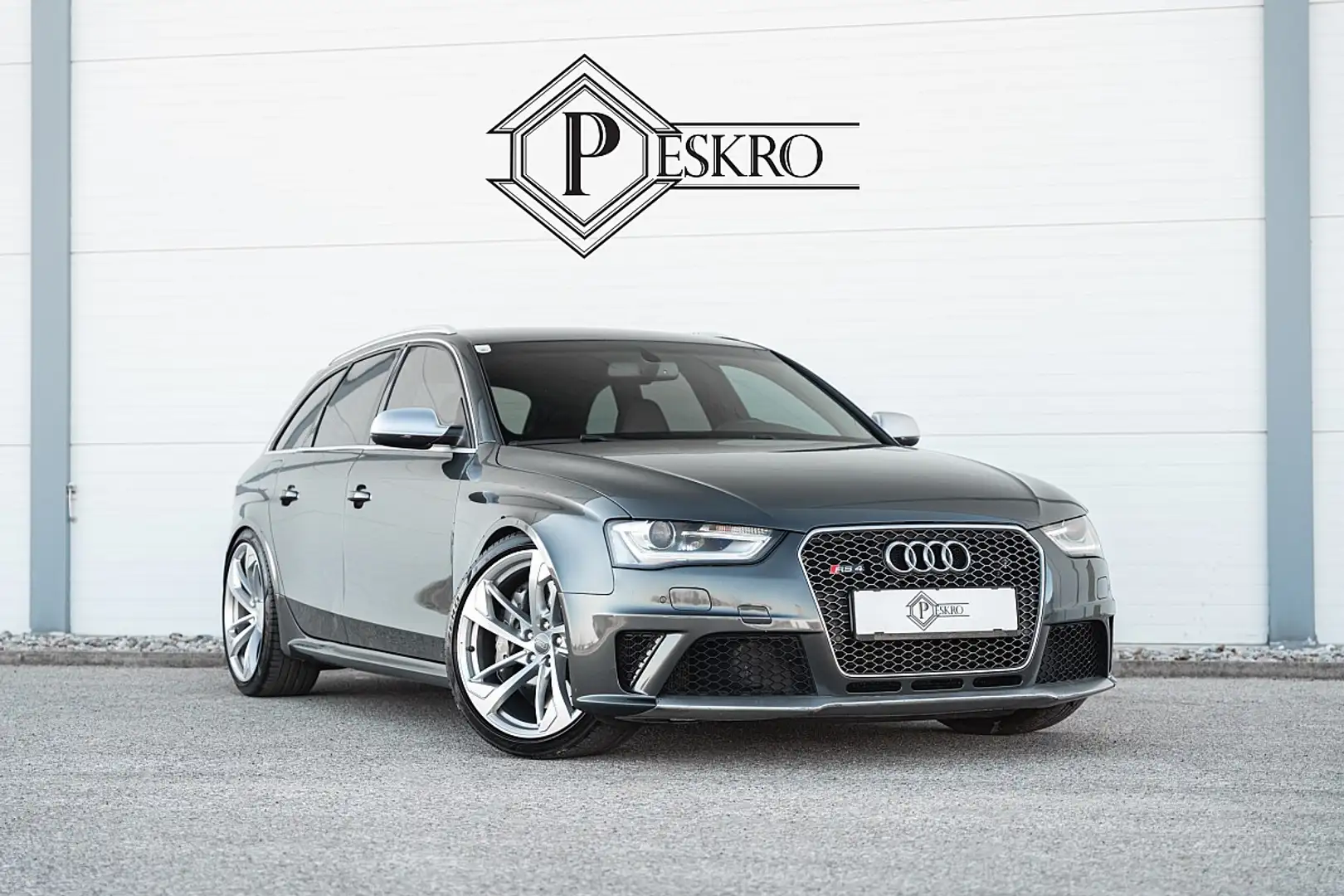 Audi RS4 Avant 4,2 FSI quattro S-tronic Grau - 1