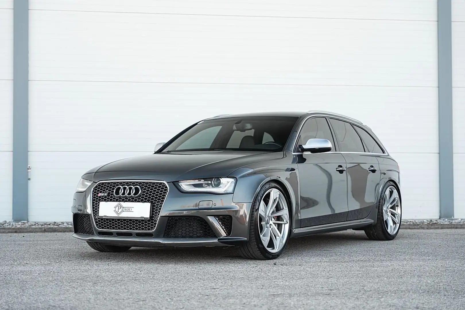 Audi RS4 Avant 4,2 FSI quattro S-tronic Grau - 2