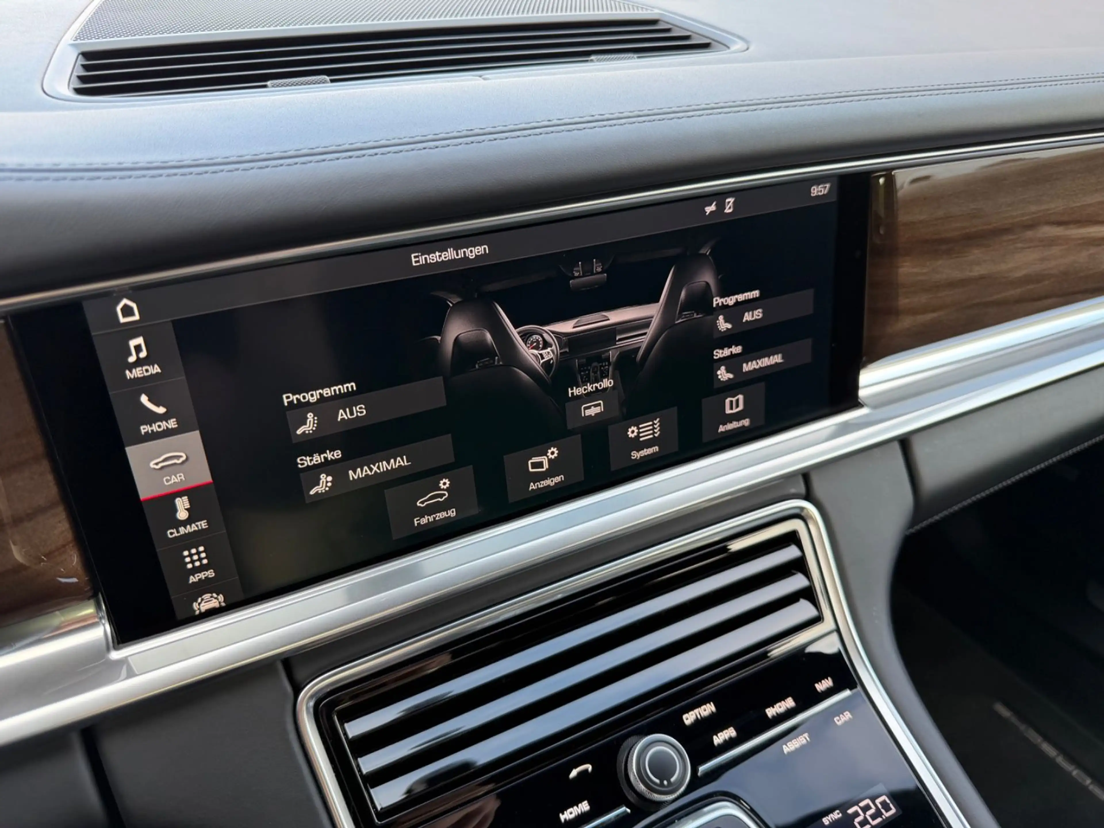 Porsche Panamera Turbo 100% PZ Historie / 1. Hand / BRD — photo 15