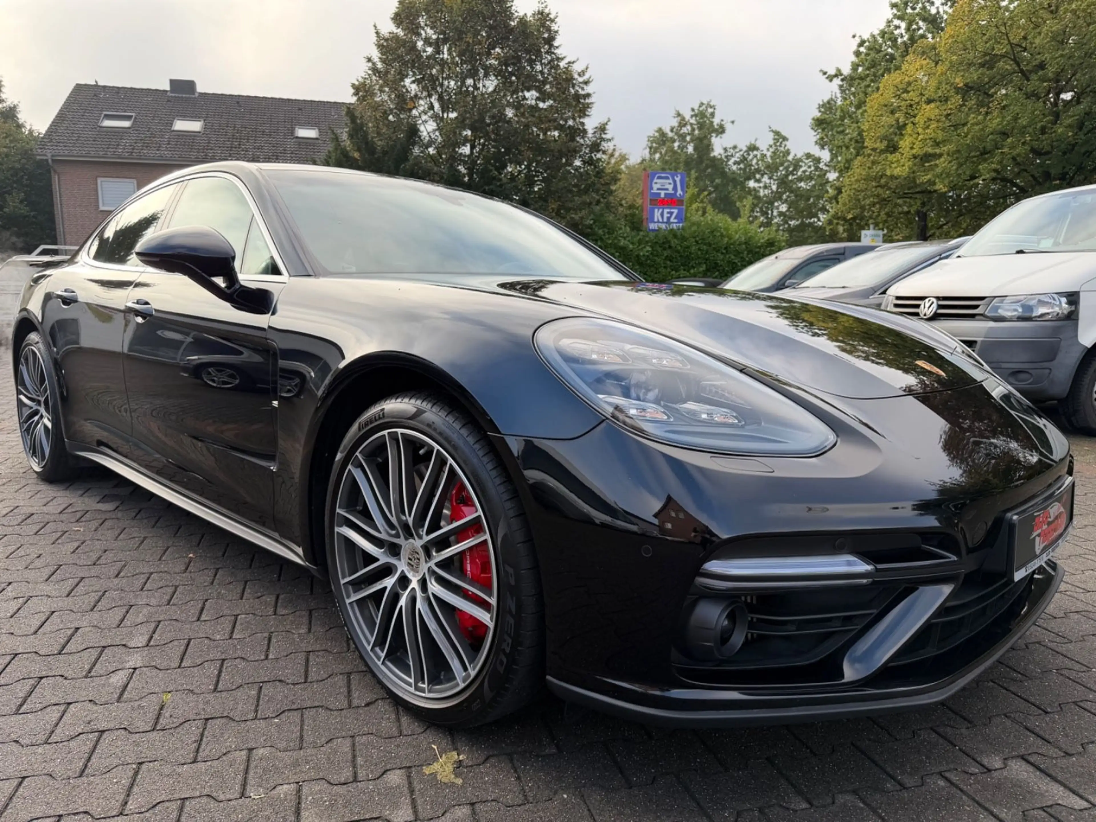 Porsche Panamera Turbo 100% PZ Historie / 1. Hand / BRD
