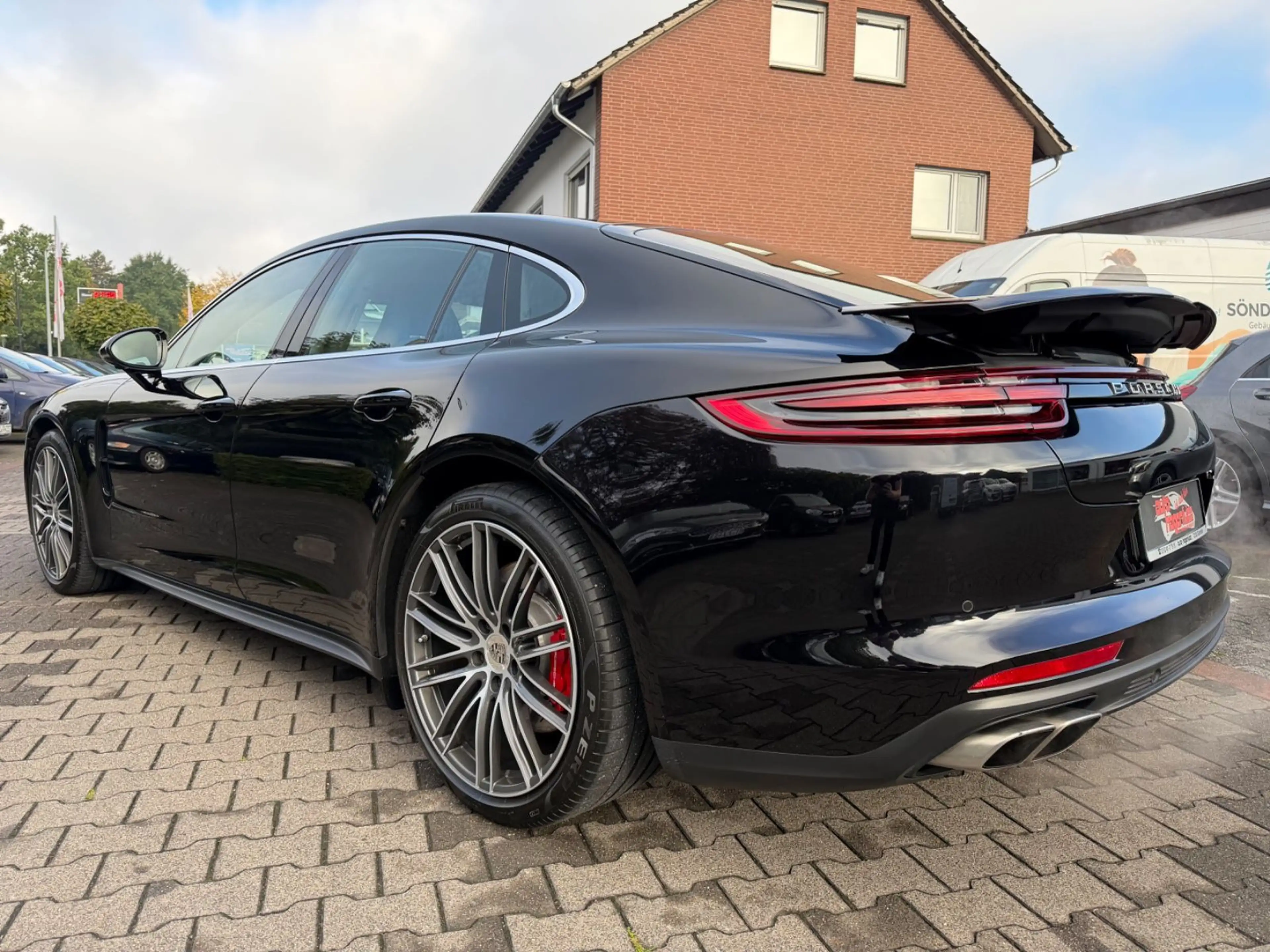 Porsche Panamera Turbo 100% PZ Historie / 1. Hand / BRD — photo 4